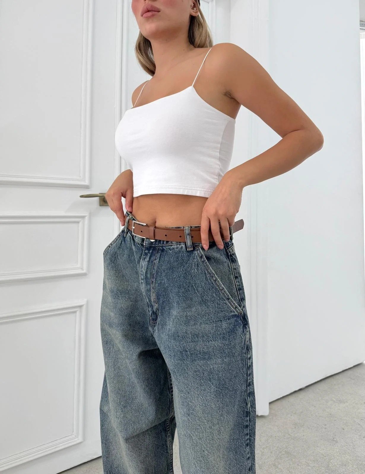 YÜKSEK BEL GENİŞ PAÇA JEAN PANTOLON