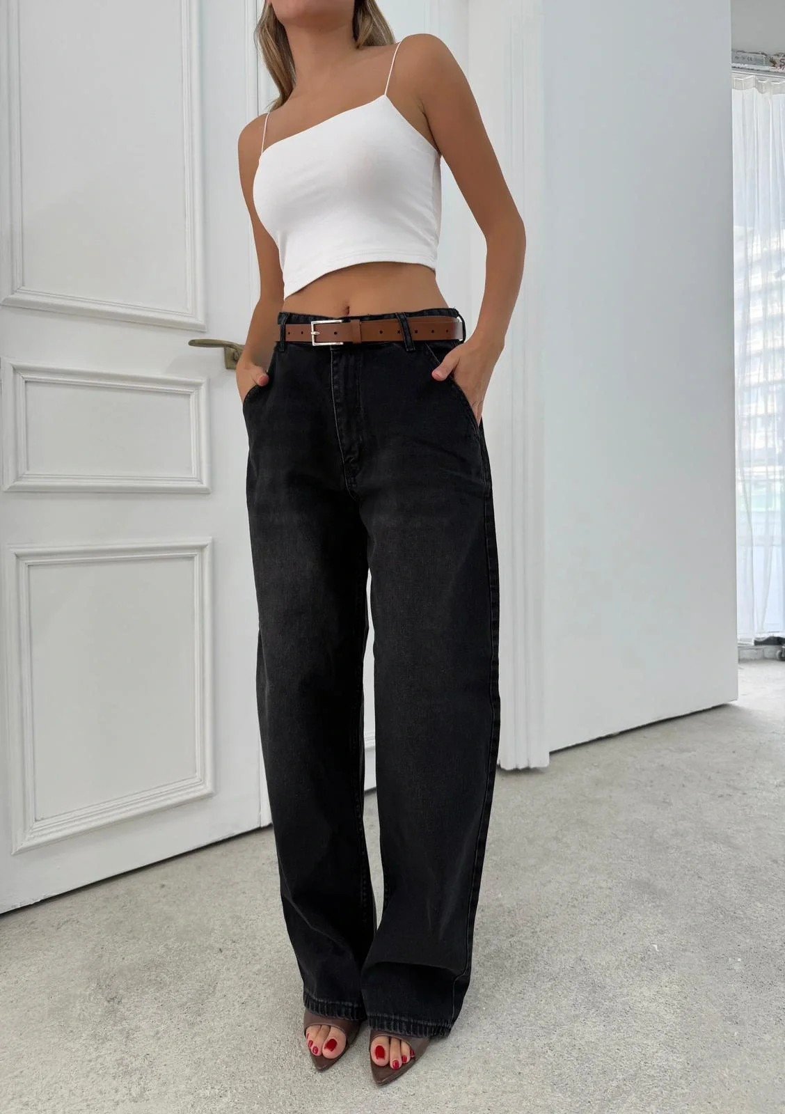 YÜKSEK BEL GENİŞ PAÇA JEAN PANTOLON SİYAH