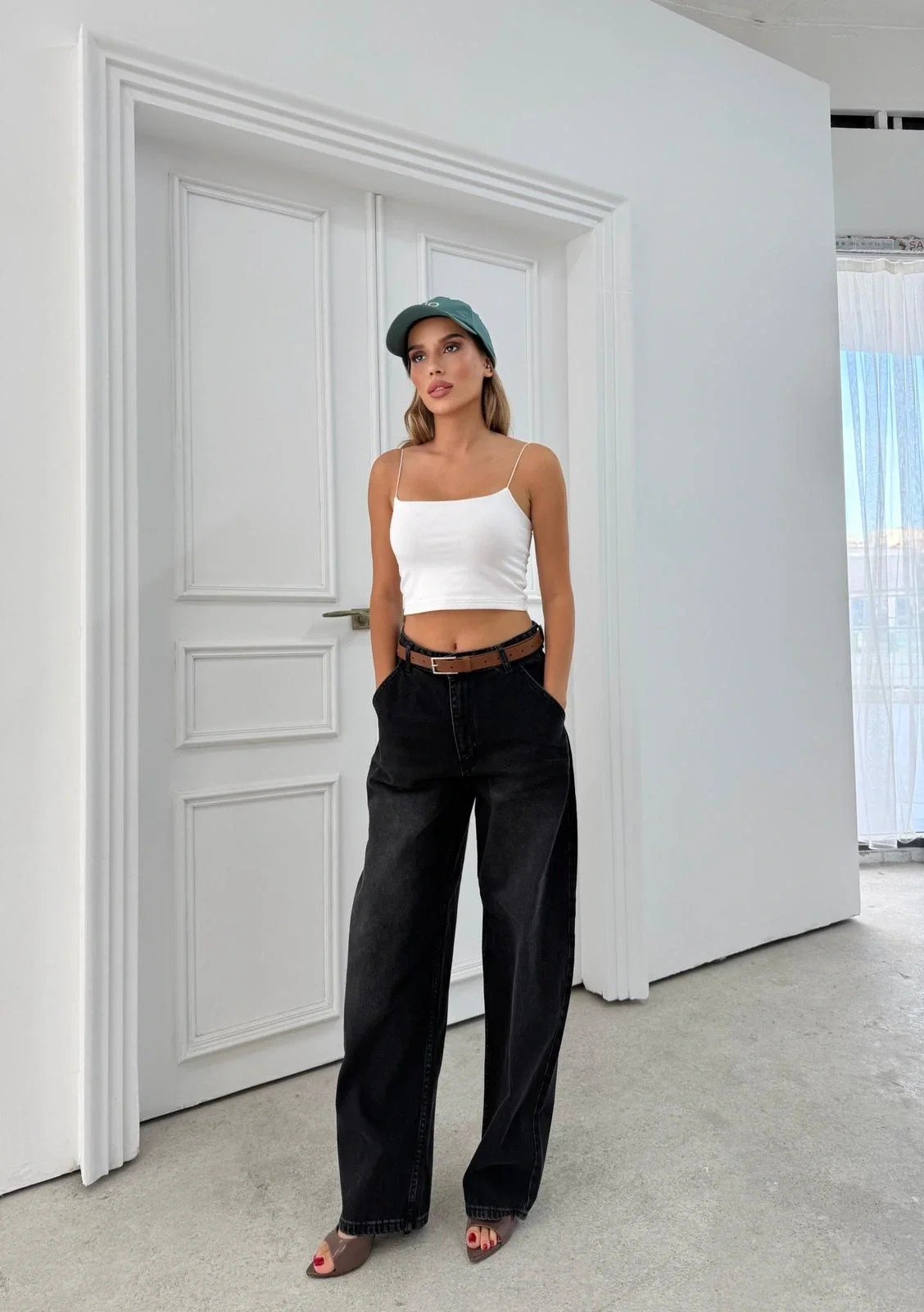 YÜKSEK BEL GENİŞ PAÇA JEAN PANTOLON SİYAH