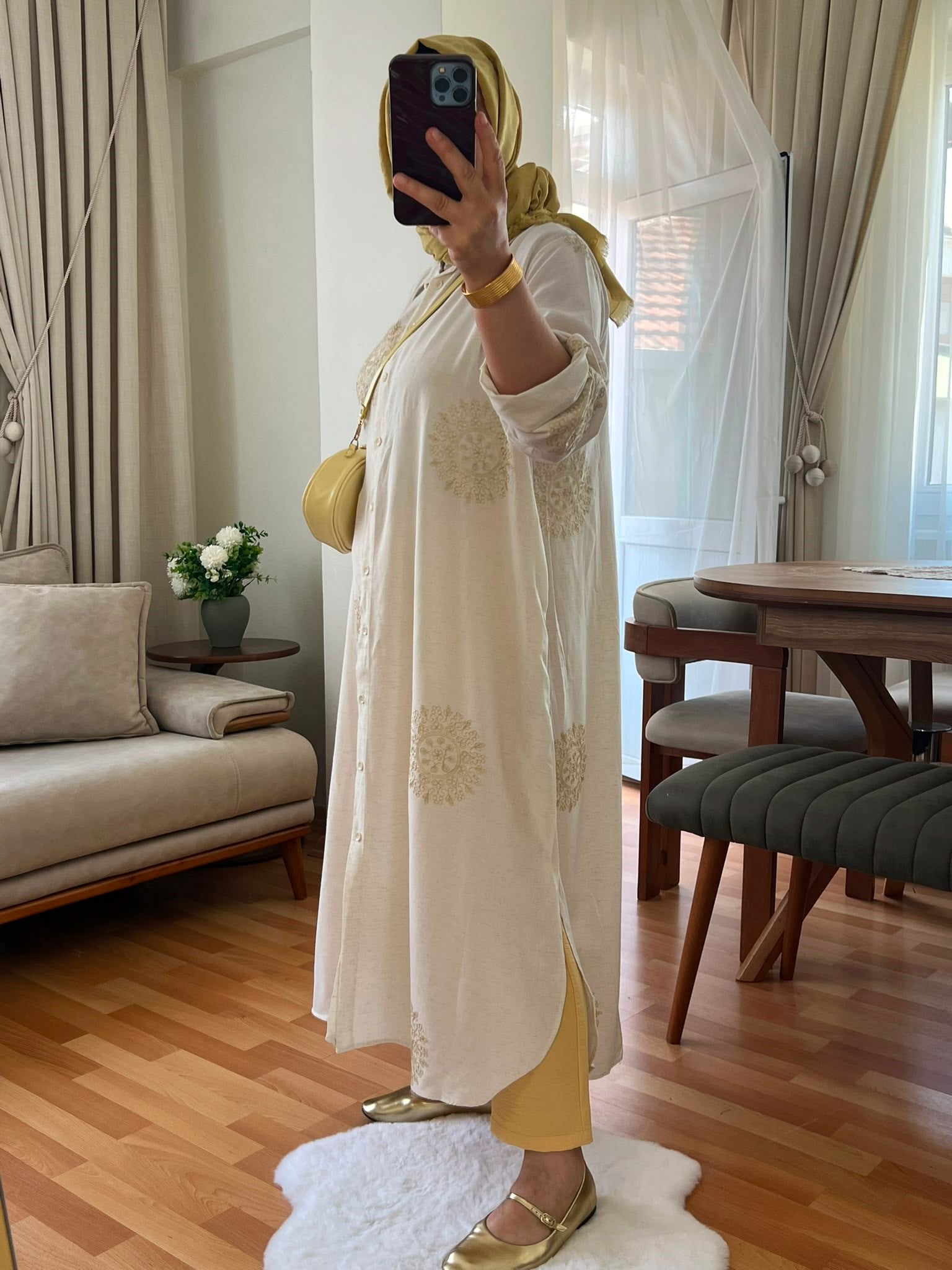 Sim İşlemeli Tunik/Krem