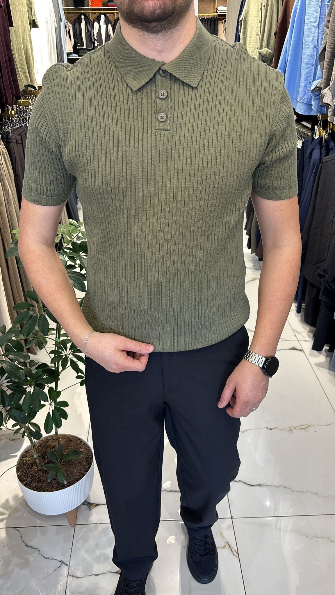 YAKALI YEŞİL TRİKO T-SHIRT