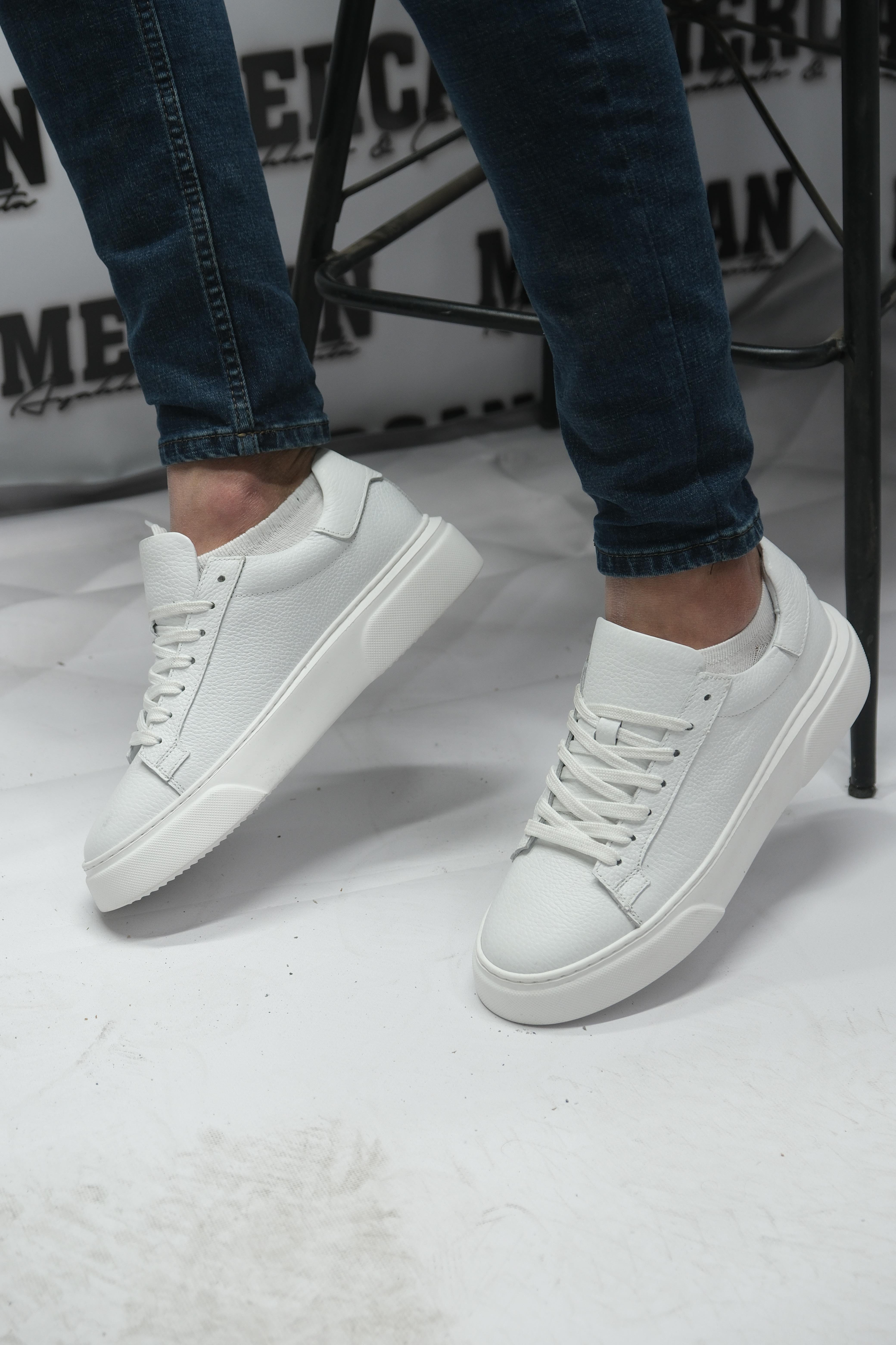 Beyaz Erkek Casual Deri Sneaker – Günlük Rahat Şık Bağcıklı Ayakkabı
