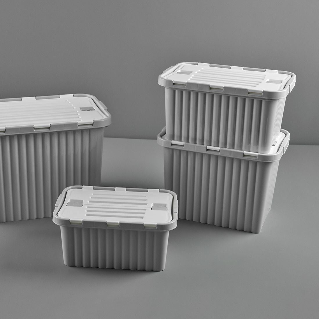 26 L Split Box