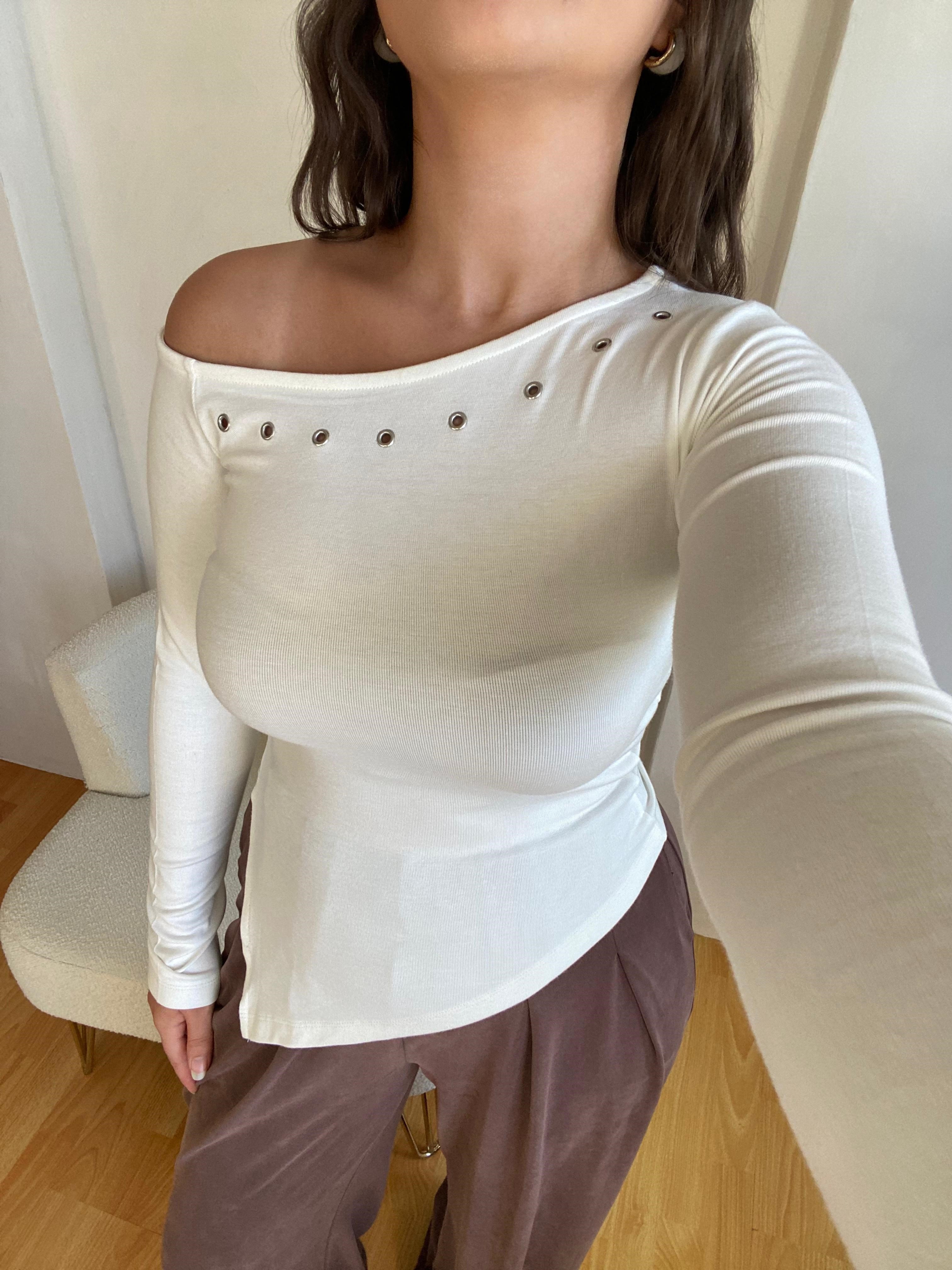 Ekru Tek Omuz Zımba Detay Body