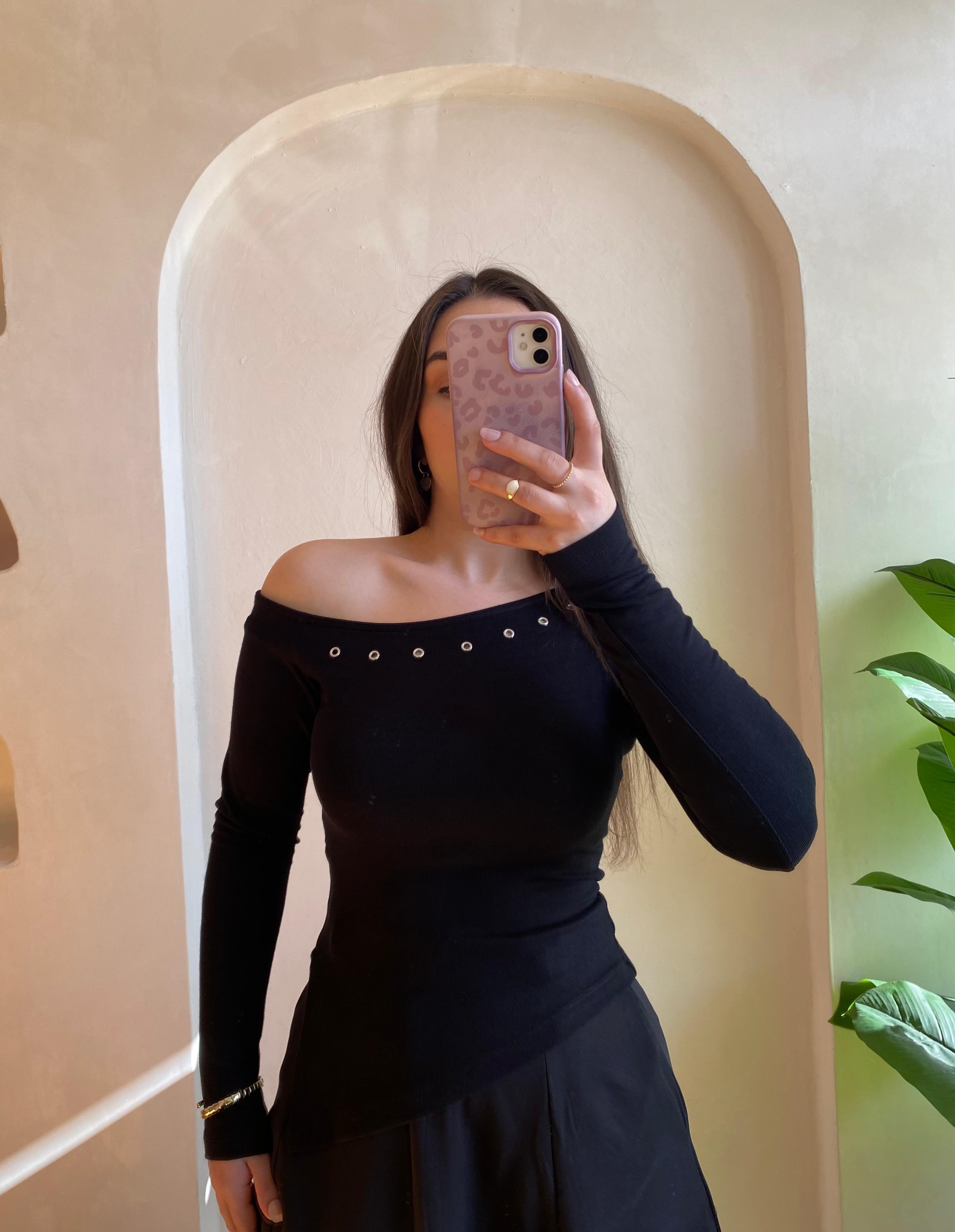 Siyah Zımba Detay Body