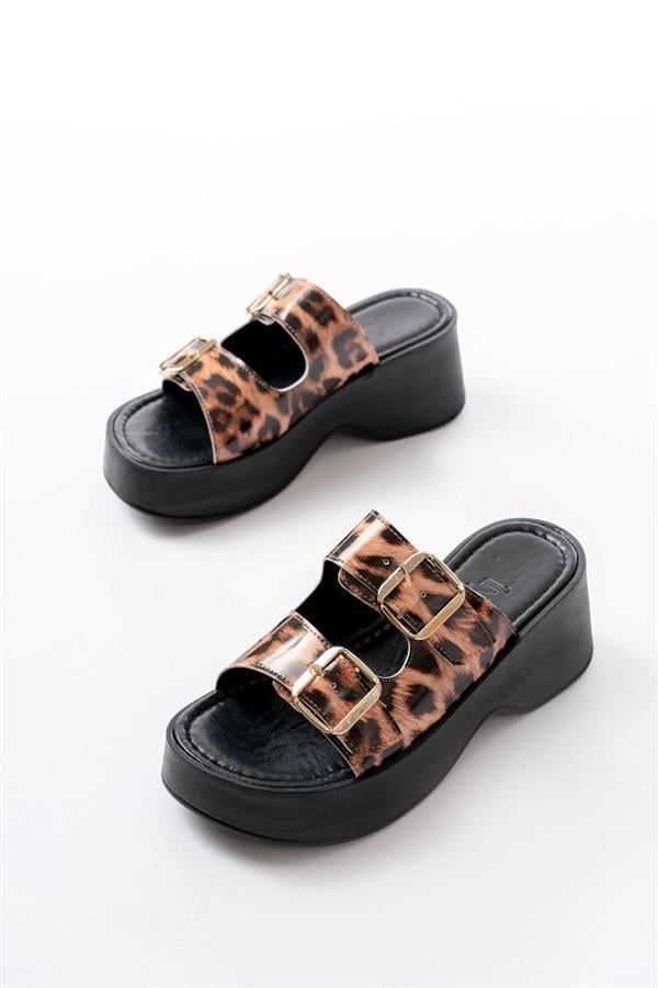 24414-574 Leopar Rugan Günlük Tokalı Dolgu Topuk Kadın Terlik