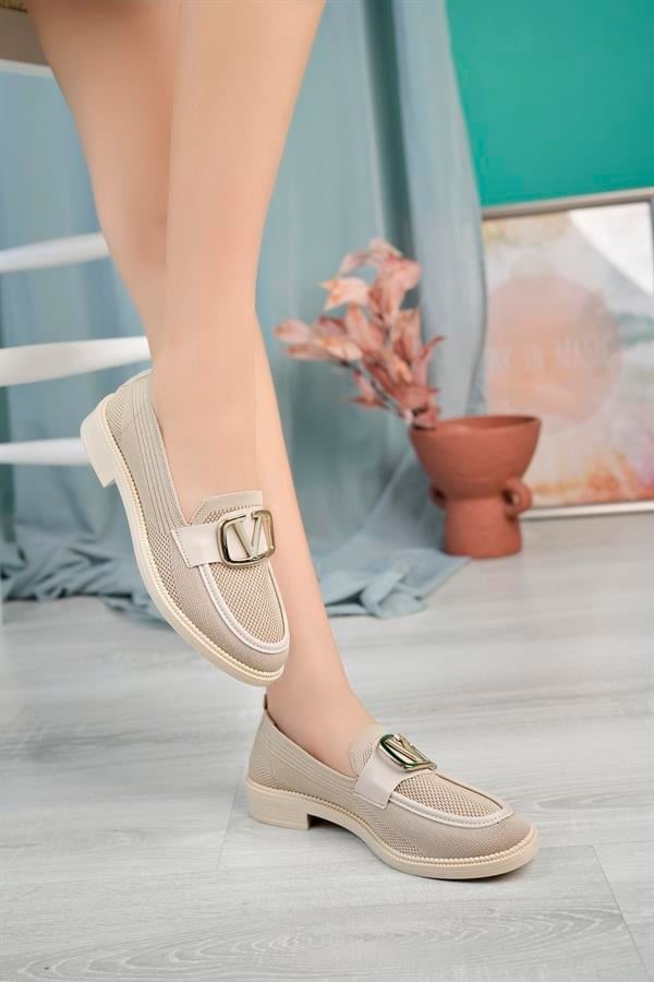 Kadın Nude Zincir Tokalı Kalın Taban Pu Deri Günlük Klasik Topuklu Loafer Makosen Ayakkabı F Krem Tekstil V Nude Tekstil