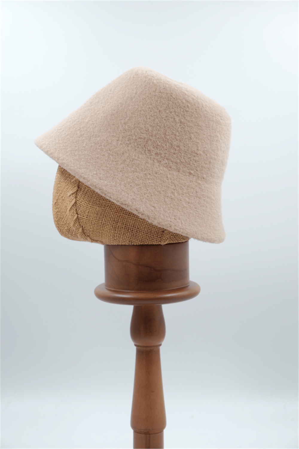 CMFW25-36 LÜXS ANGORA BALIKÇI BEJ