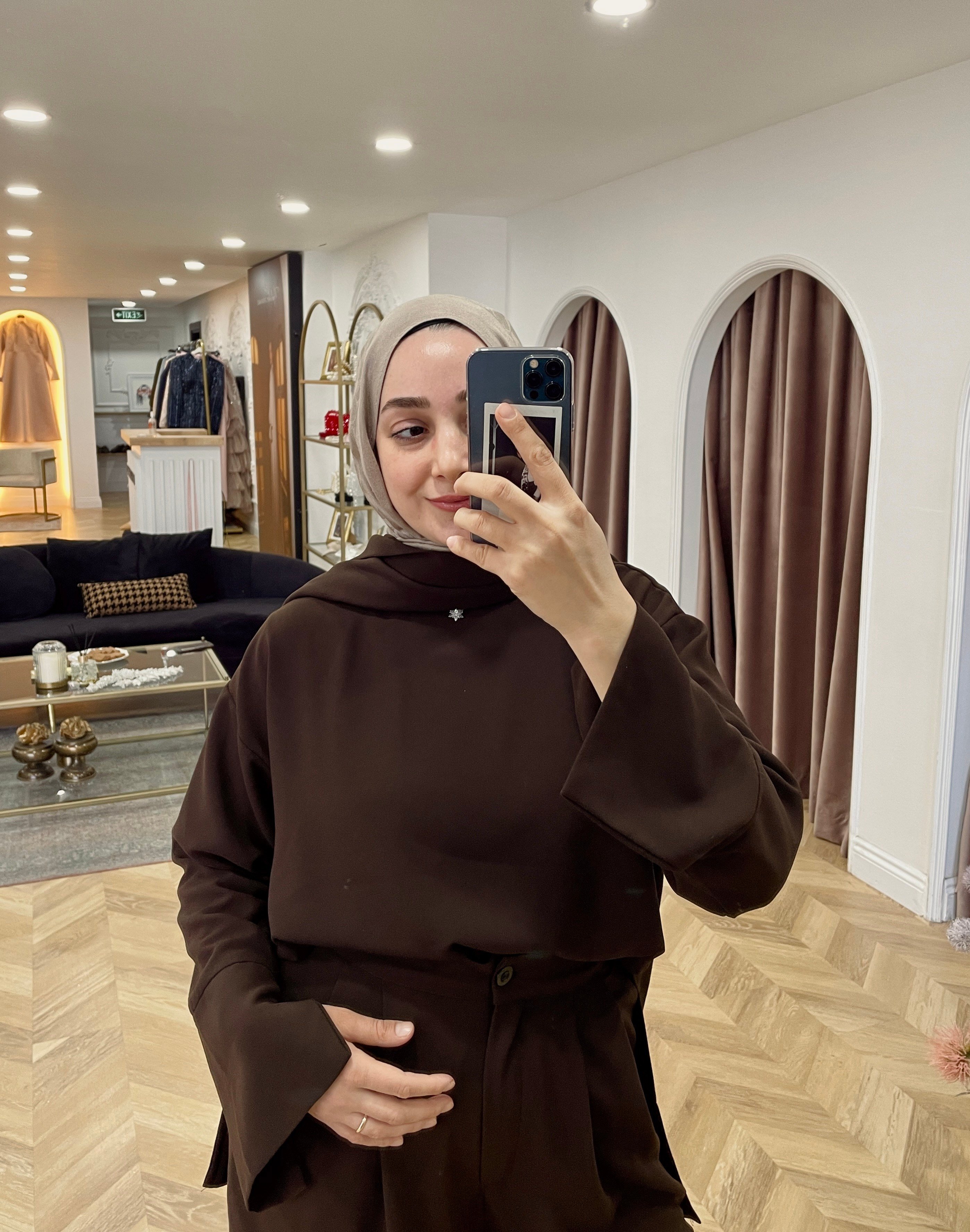 Şal Yaka Krep Bluz Taş