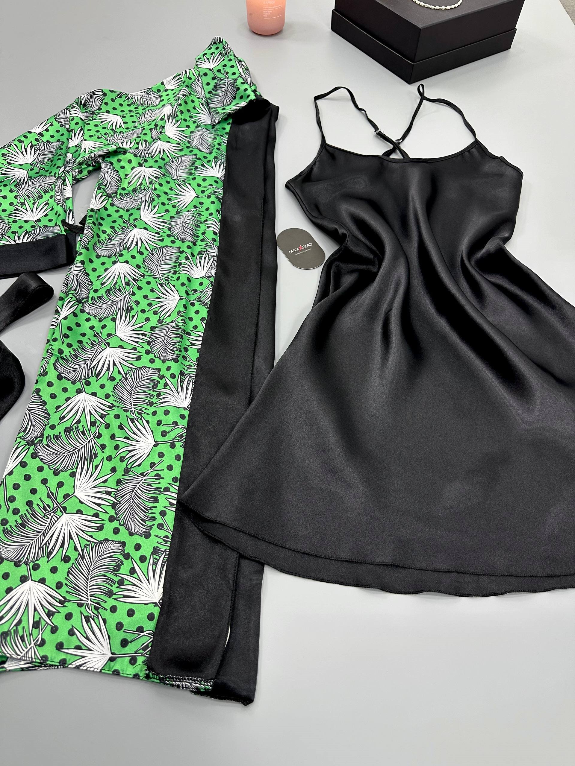 Lariss Saten Set