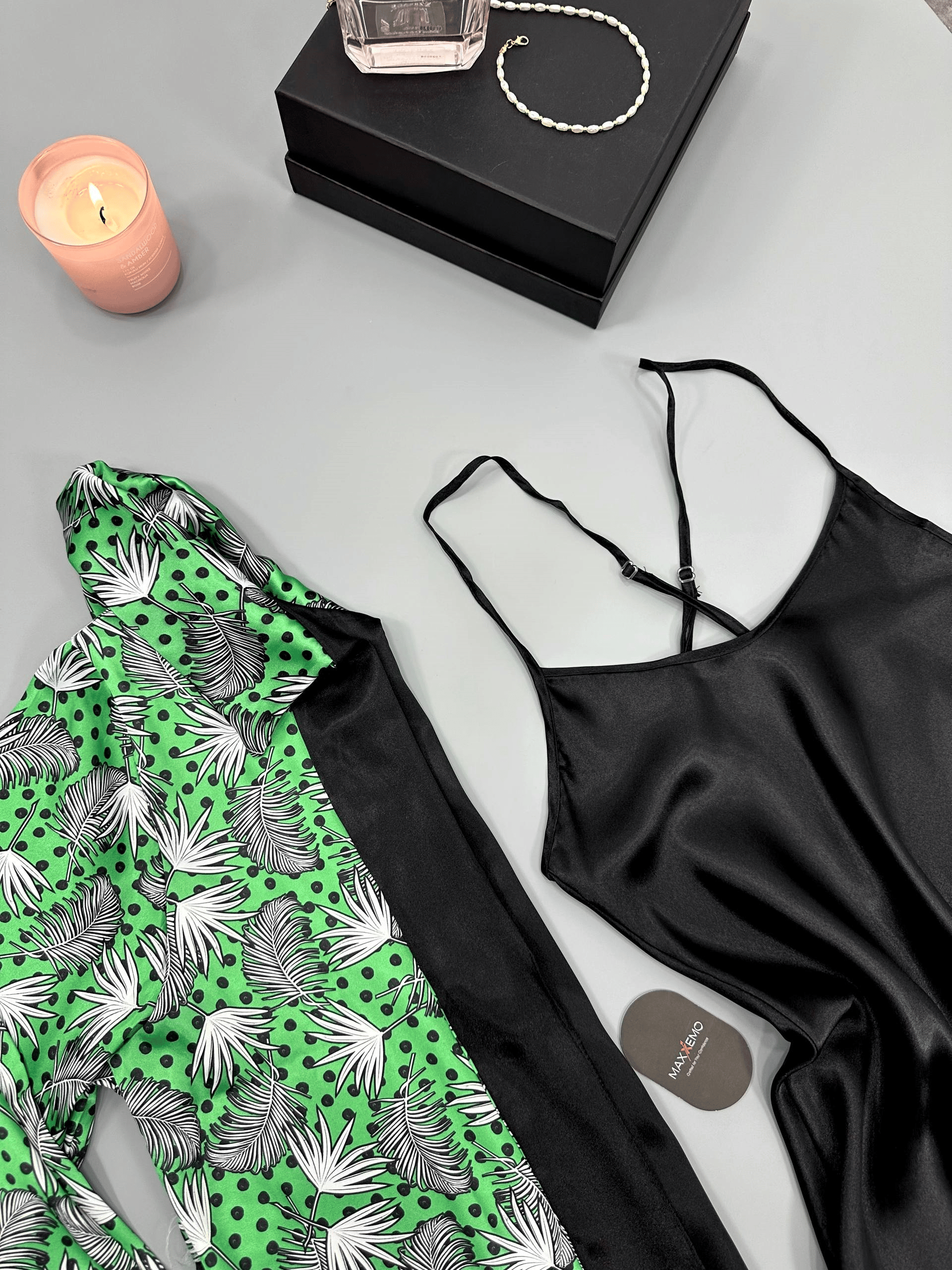 Lariss Saten Set