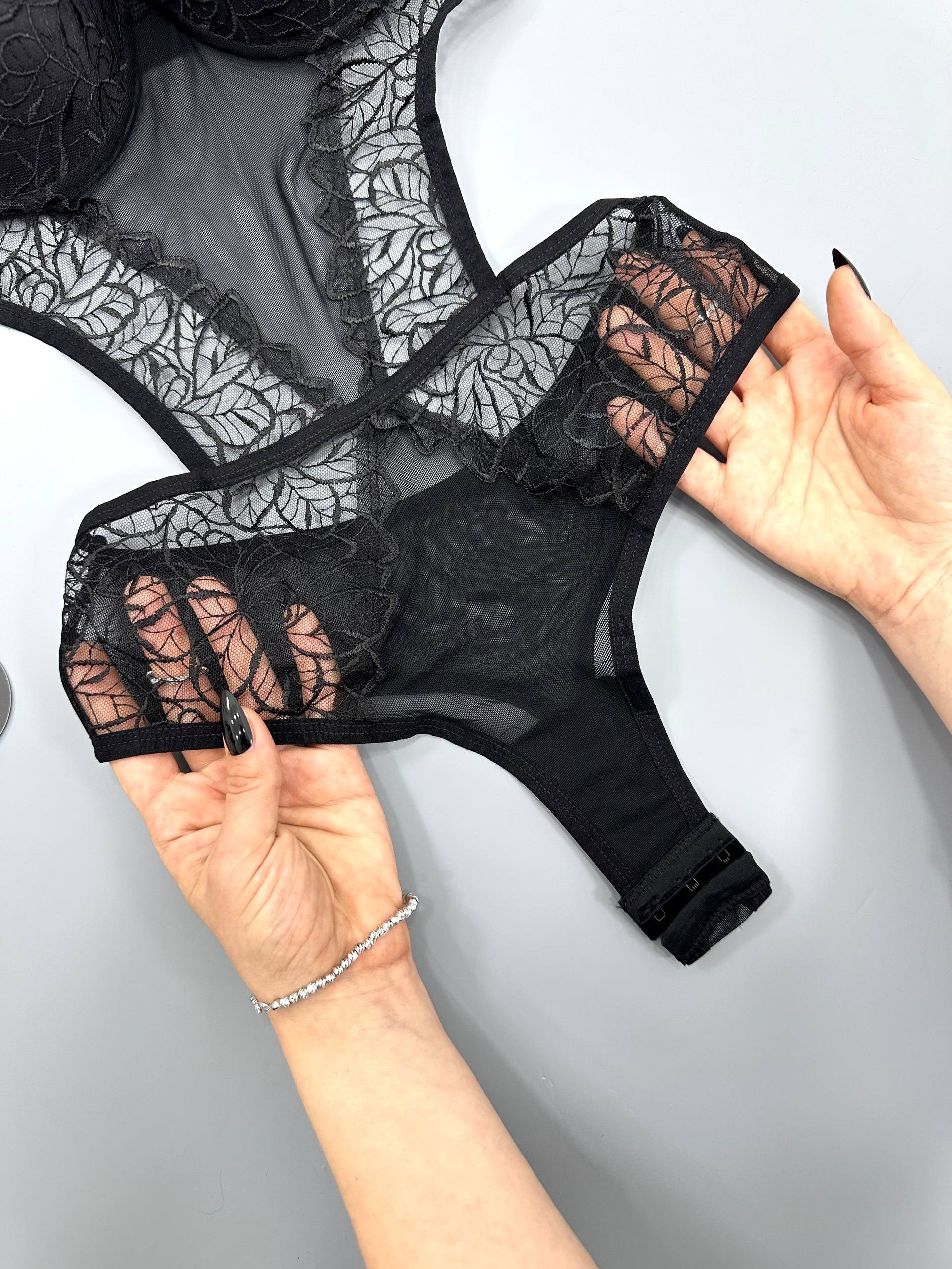 Nova Serisi Destekli Siyah BodySuit