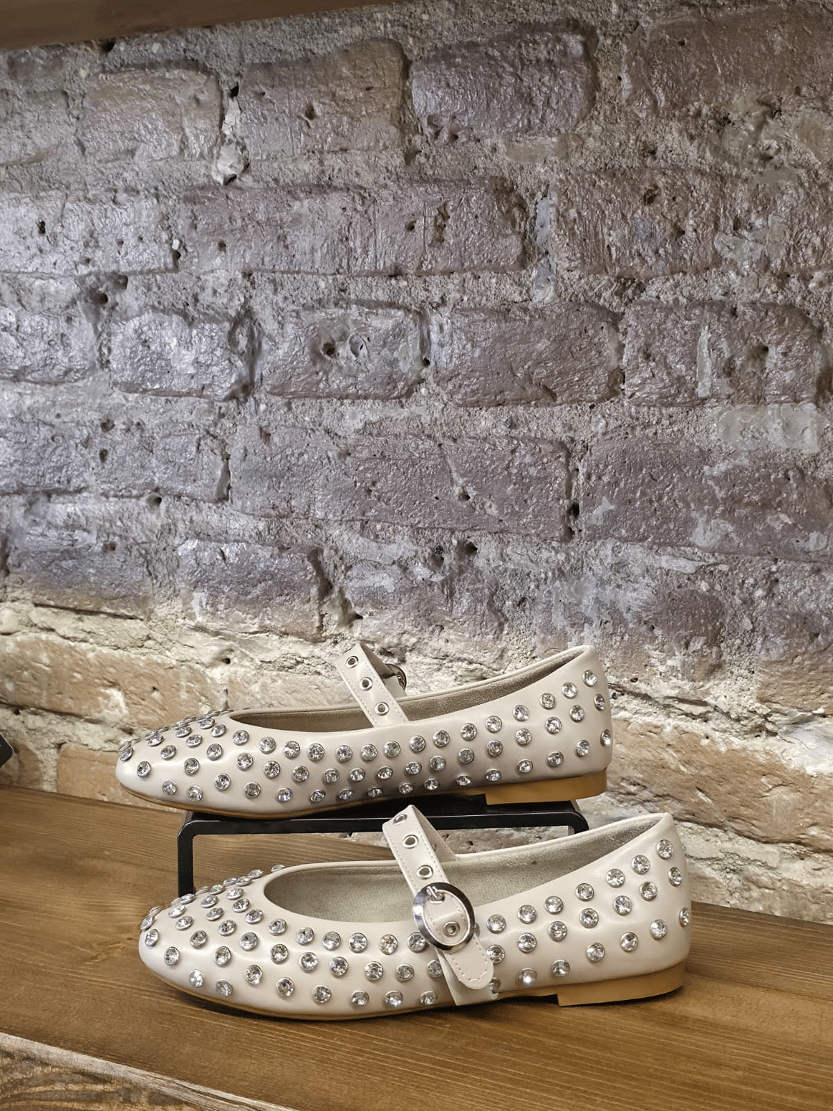 Elora Taş Detaylı Babet