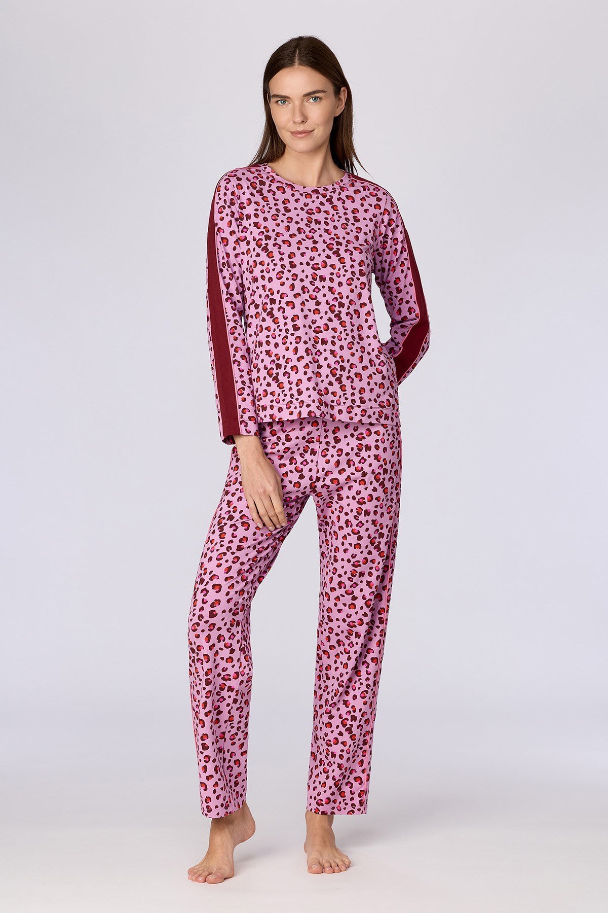 Pembe Leopar Desenli Bisiklet Yaka Uzun Kollu Kadın Pijama