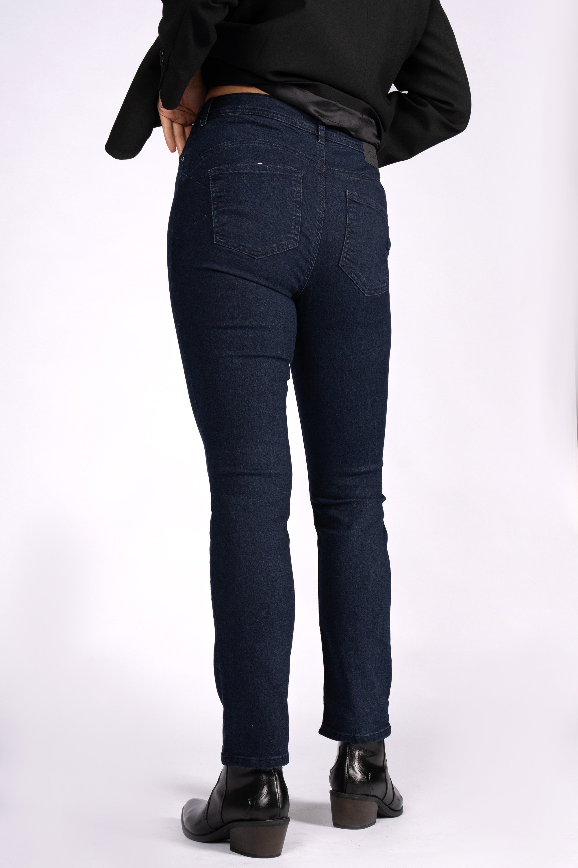 Sculpted Elegance Push Up Fit Yüksek Bel Koyu Lacivert Kadın Jean Pantolon