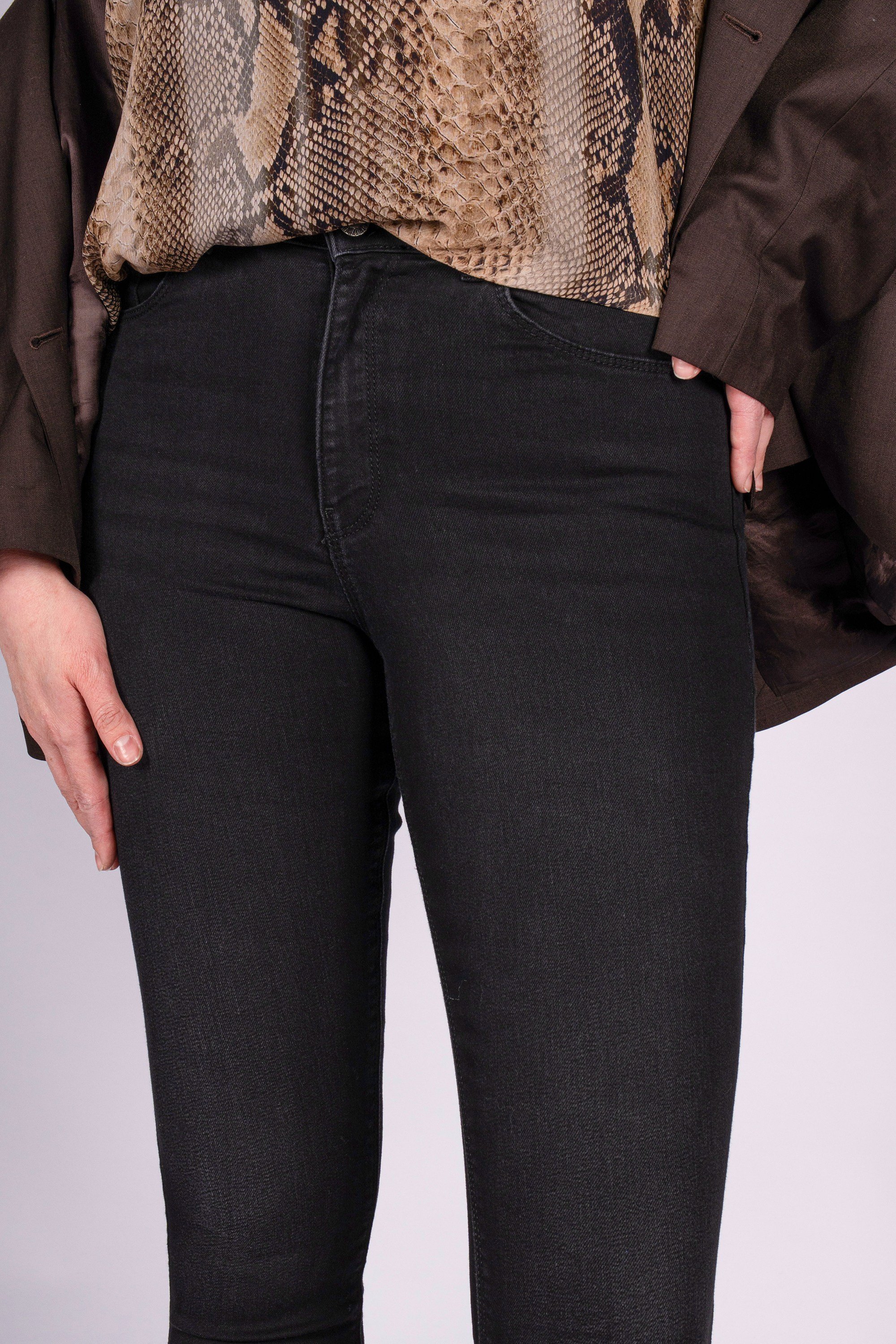 Ultra Sculpt Yüksek Bel Süper Dark Paça Siyah Kadın Jean Pantolon1