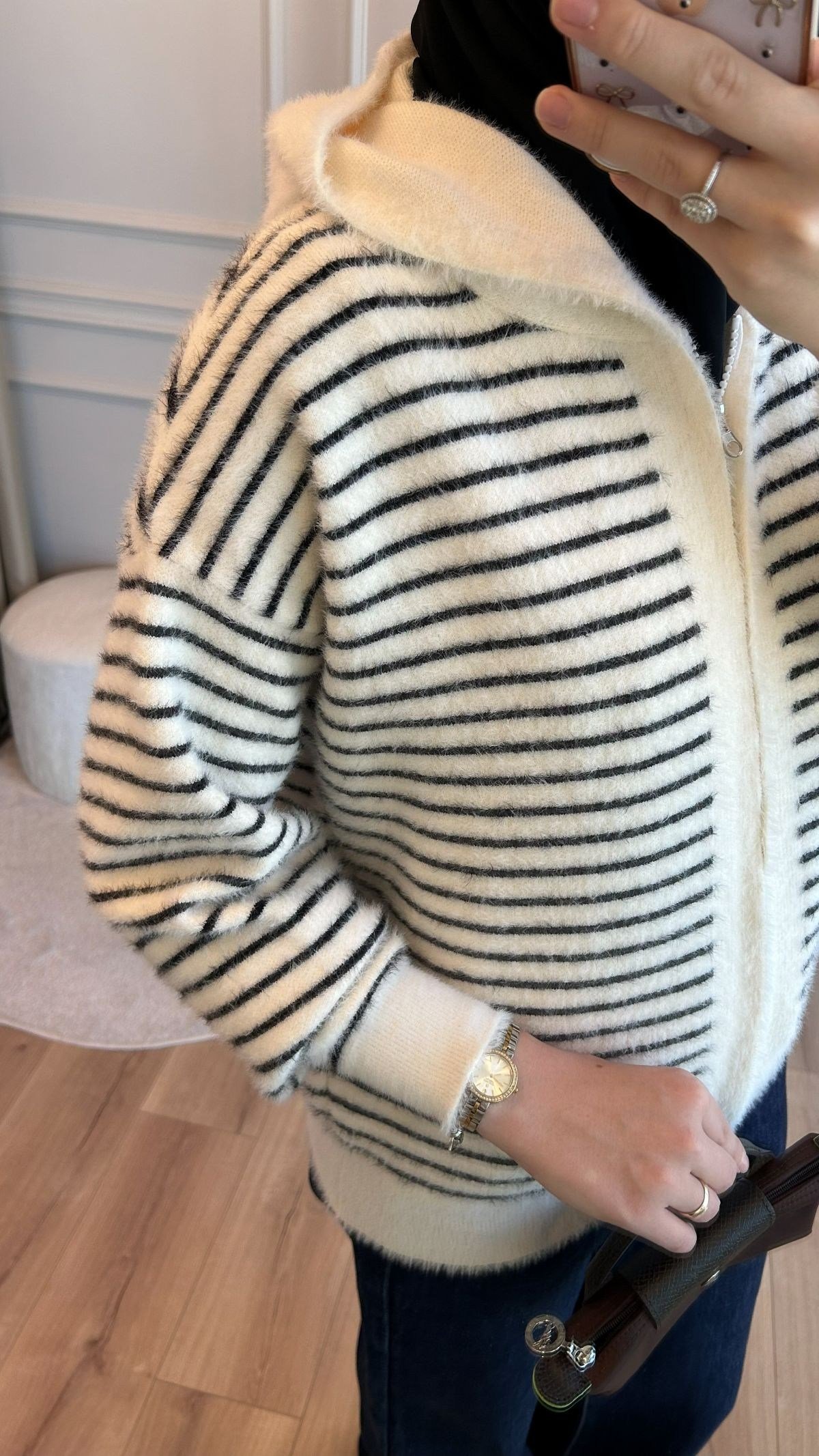 Beyaz Kapüşonlu Angora Hırka