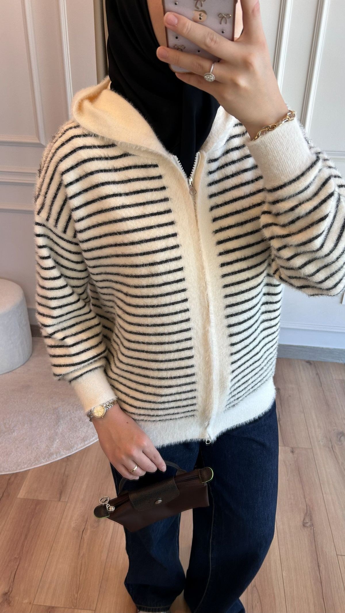 Beyaz Kapüşonlu Angora Hırka