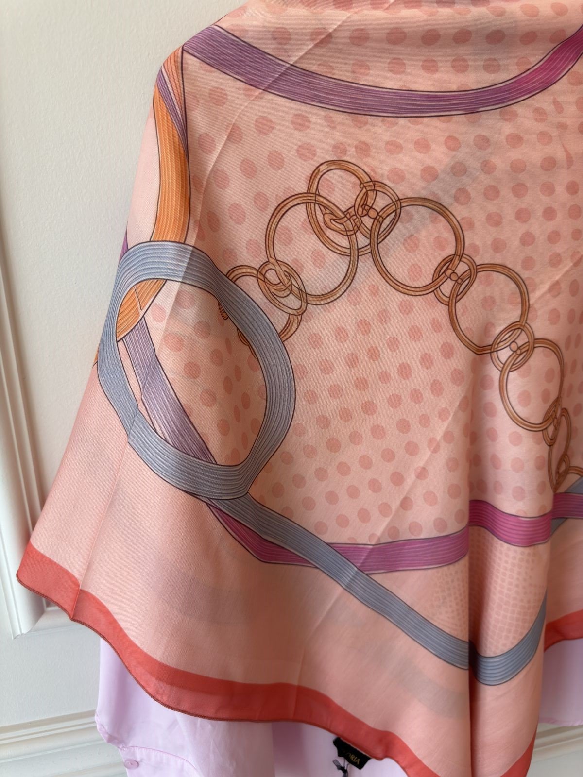 Heloria Candy Chain Omuz Şalı