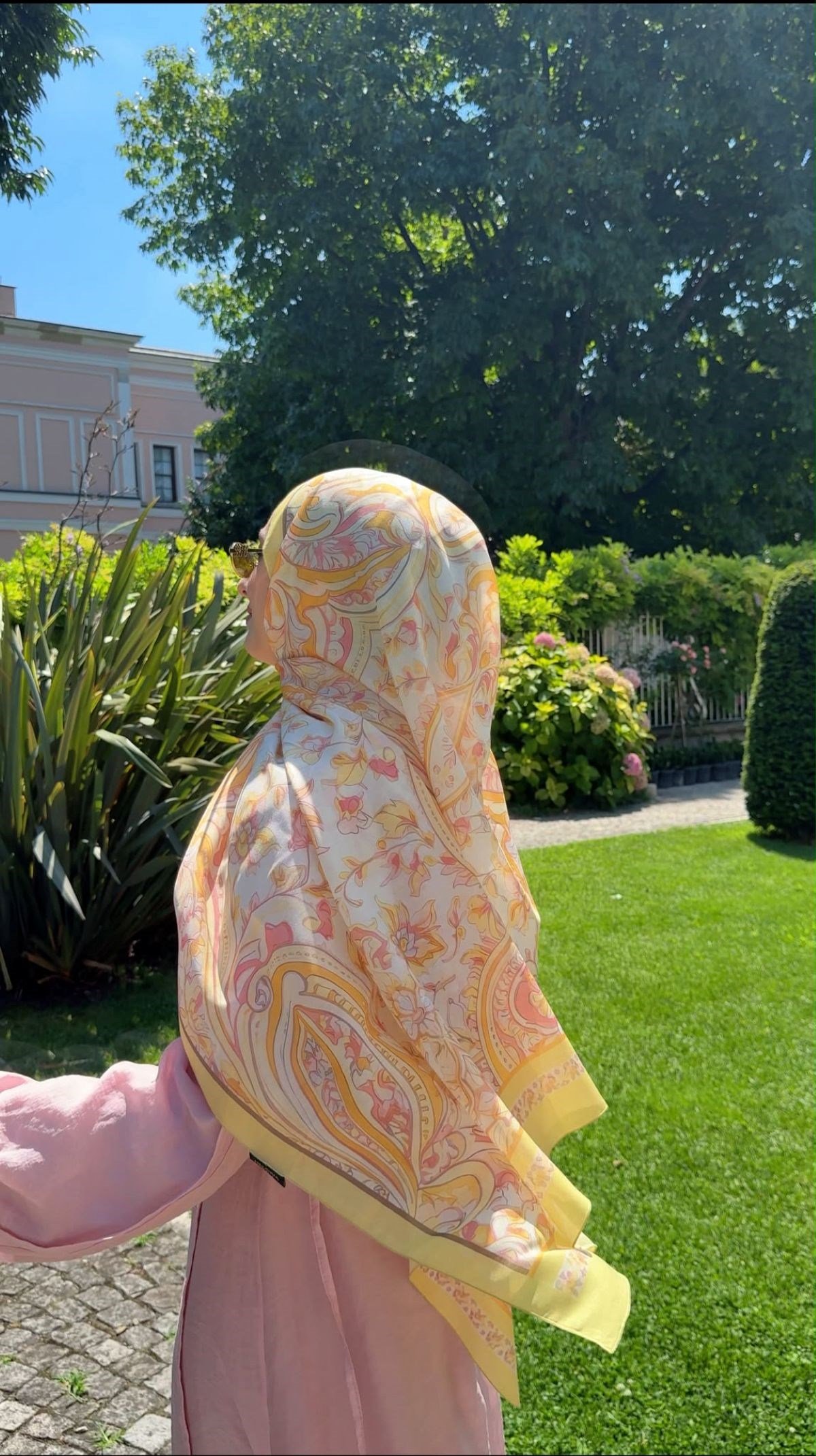 Heloria Golden Petal Şal