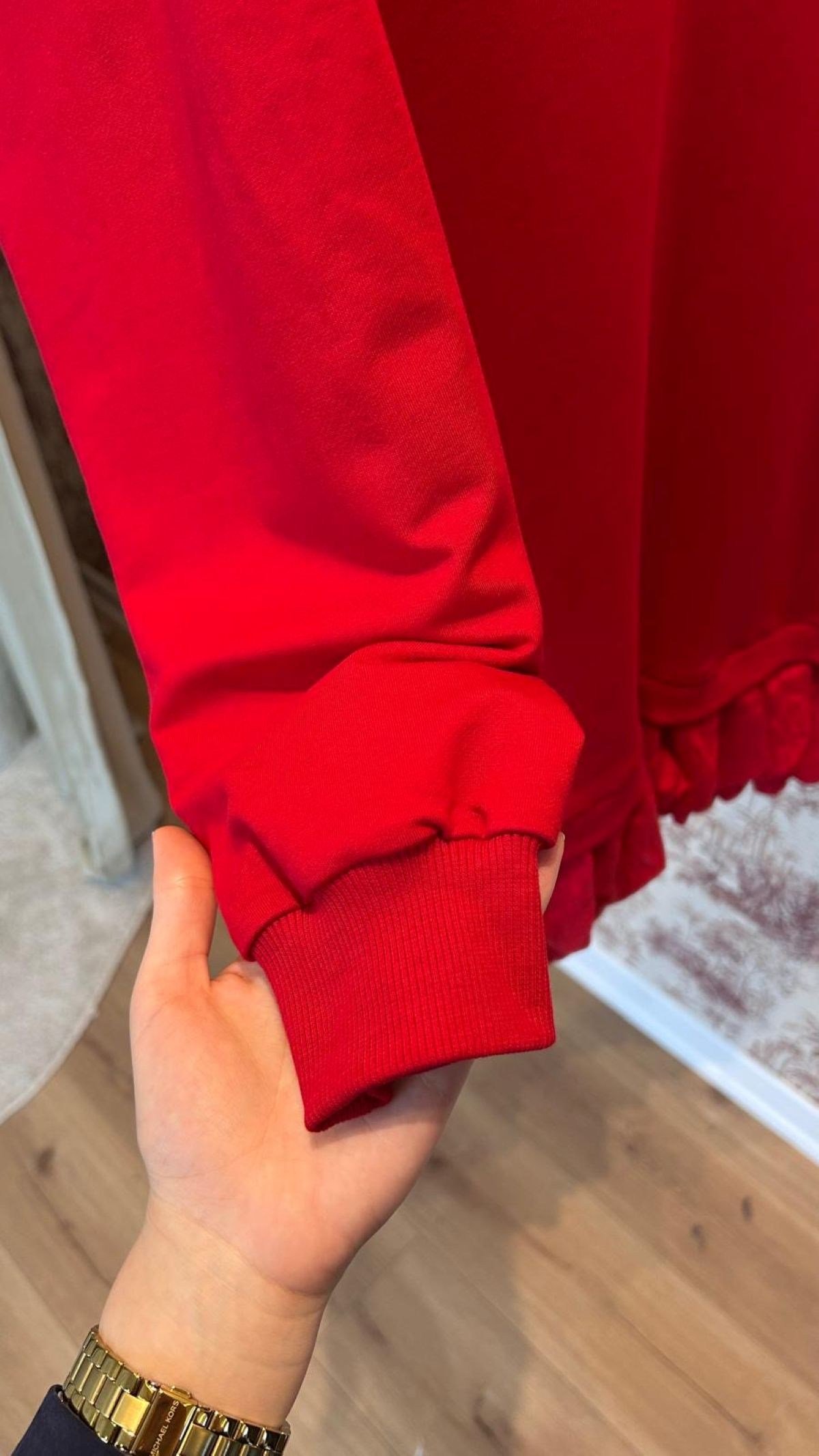 Kırmızı Çiçek Sweatshirt