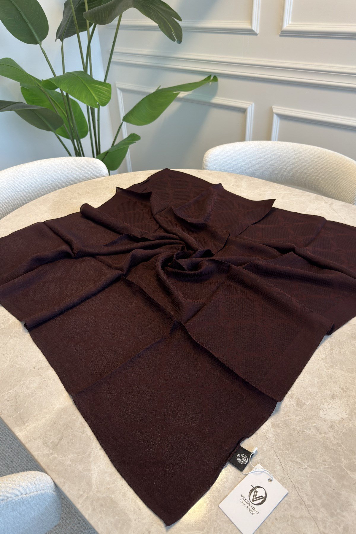 Valentino Alia Jakarlı Eşarp