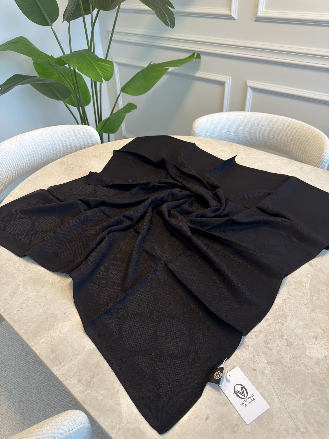 Valentino Alia Jakarlı Eşarp