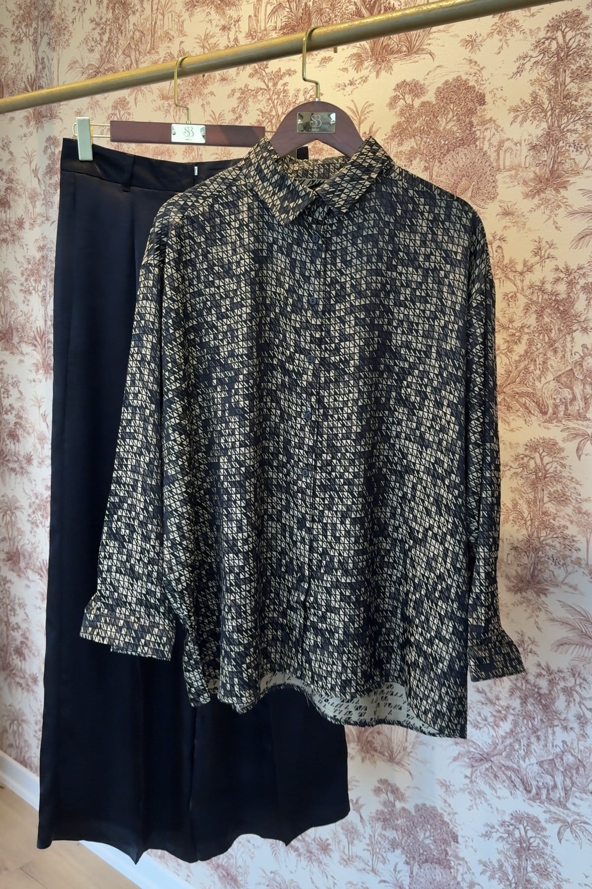 Veloura Gömlekli Takım