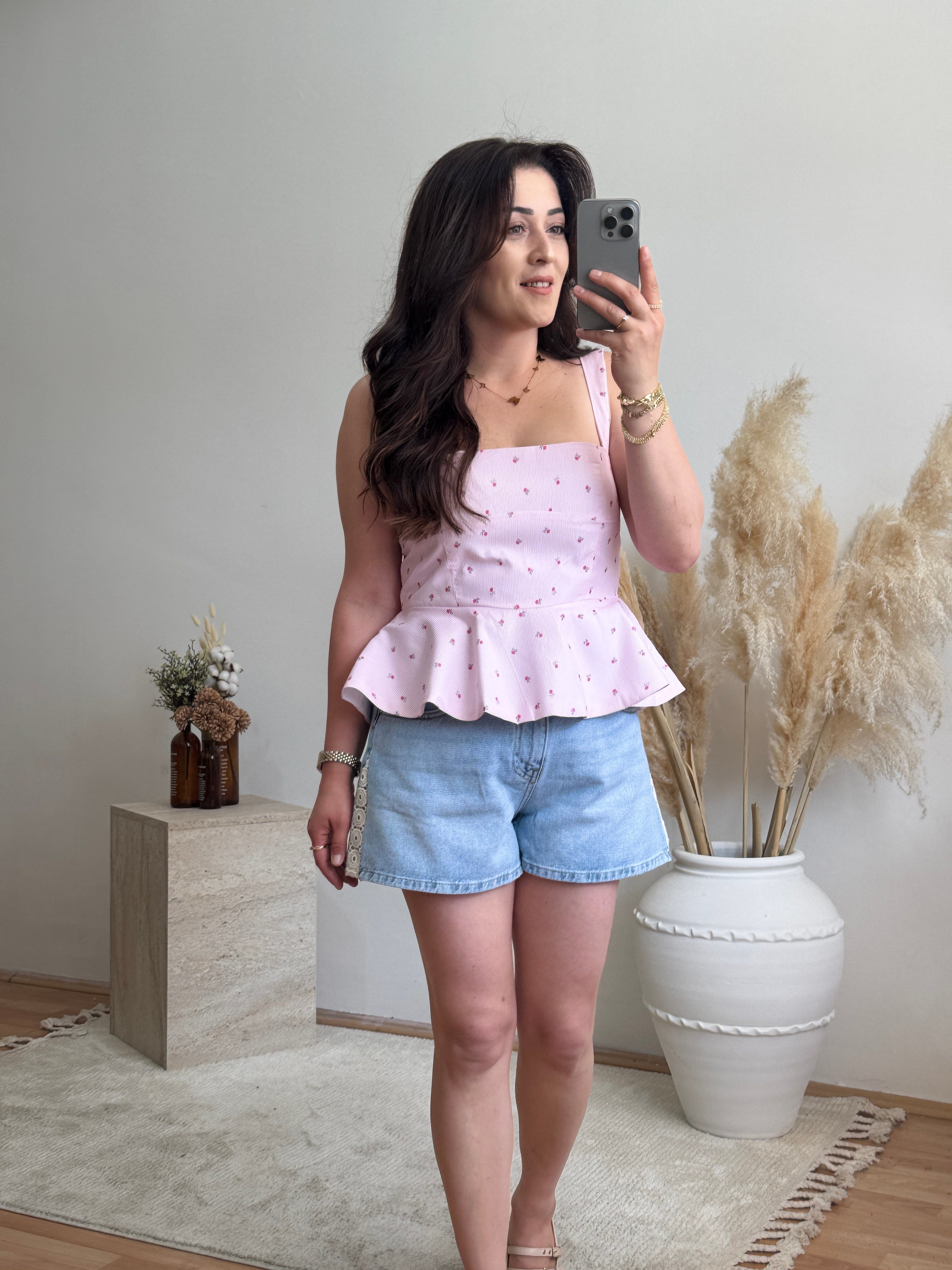 Dantel Şerit Detaylı Denim Şort