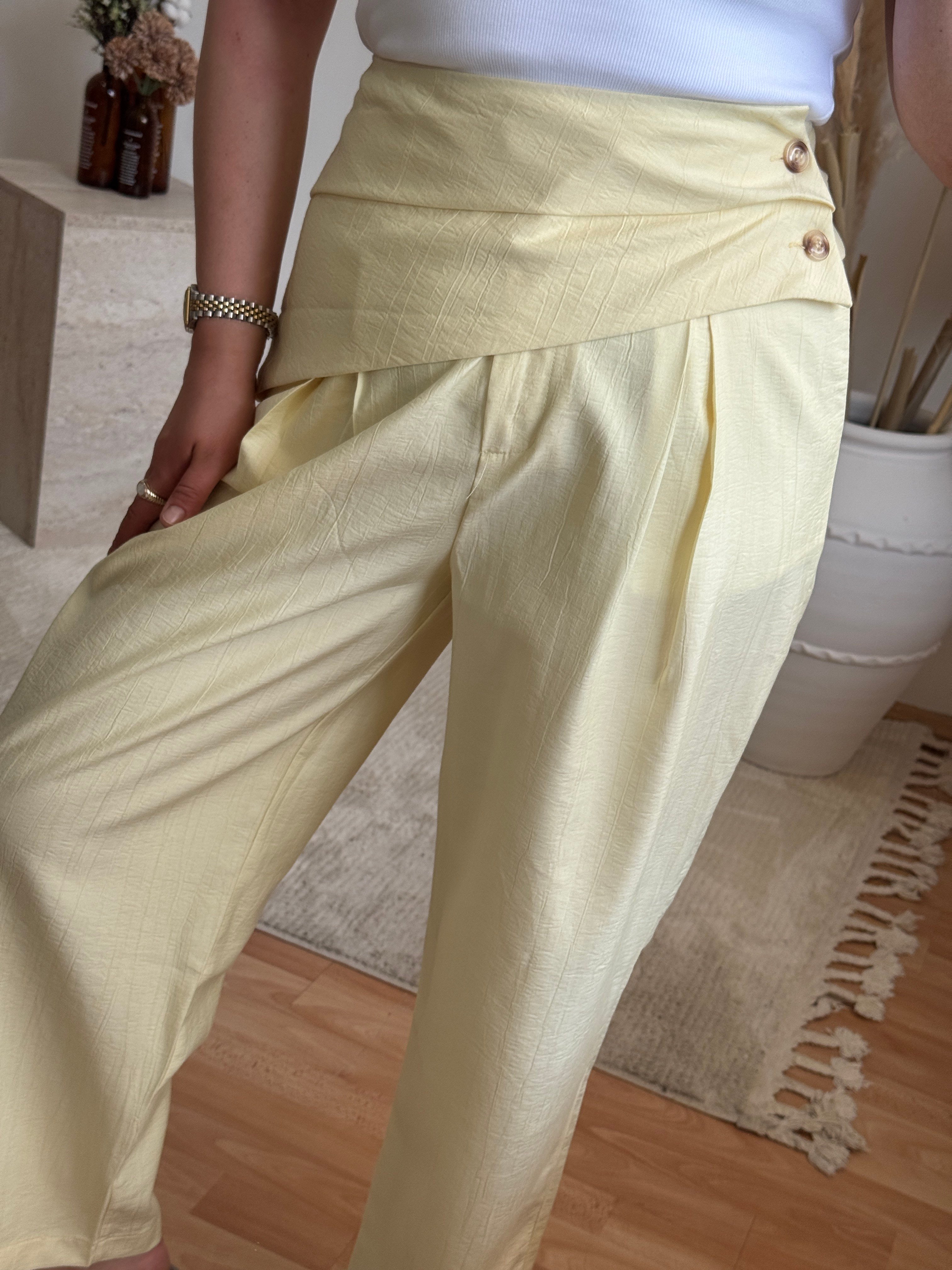 Kemer Görünümlü Detaylı Pantolon-Sarı
