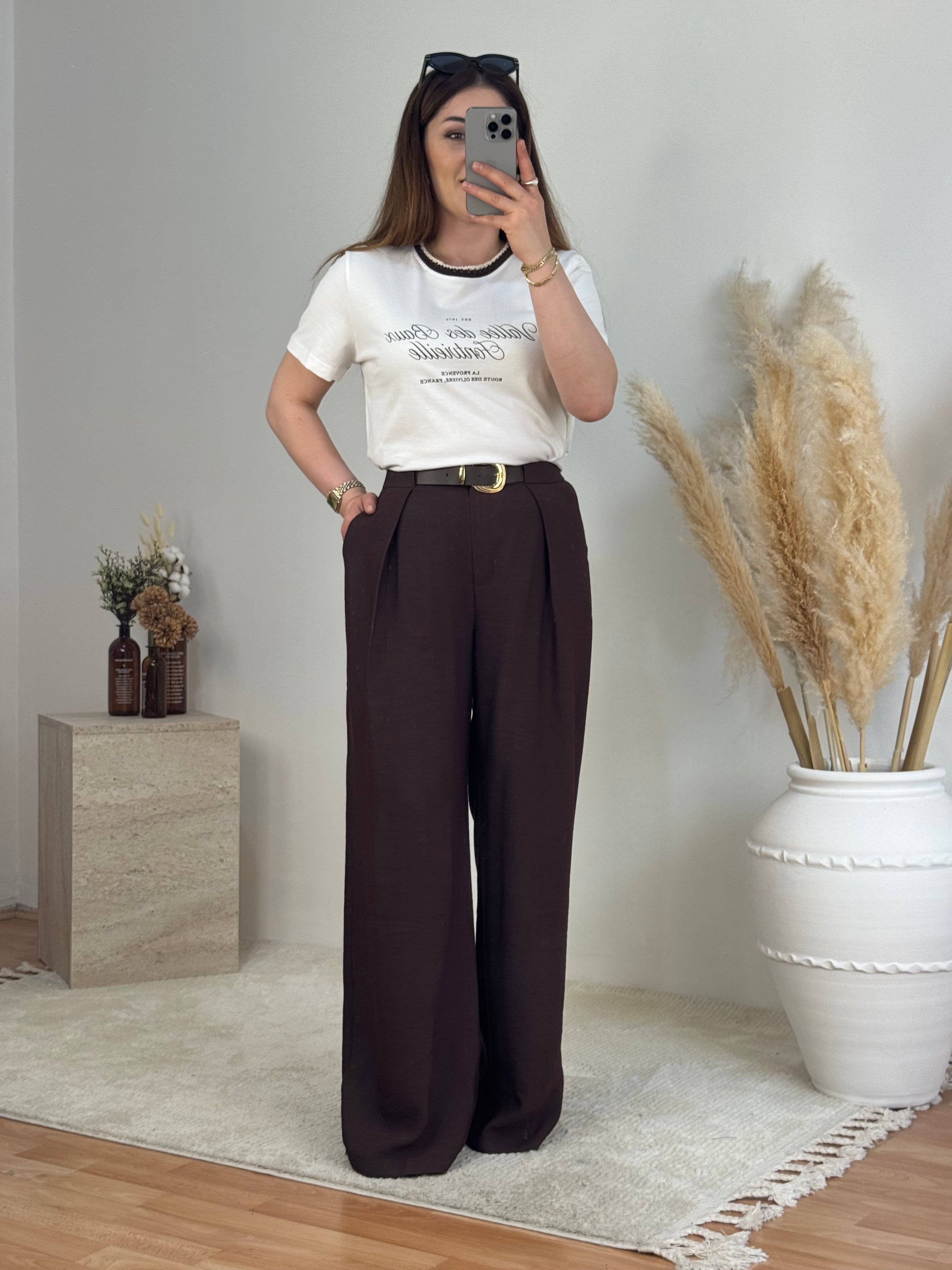 Nakış Detaylı Basic Tişört-Kahve