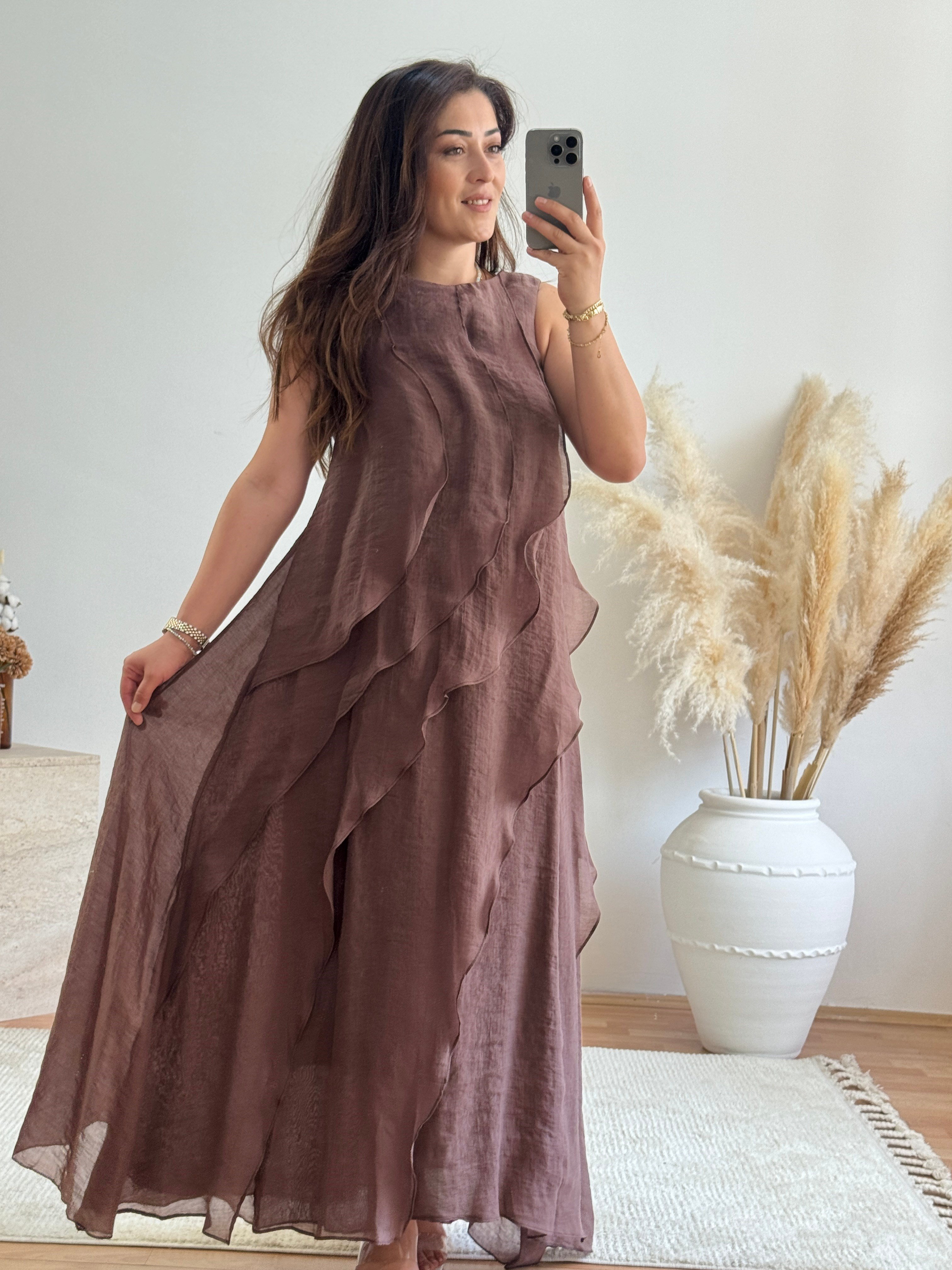 Volan Detaylı Maxi Elbise – Kahve