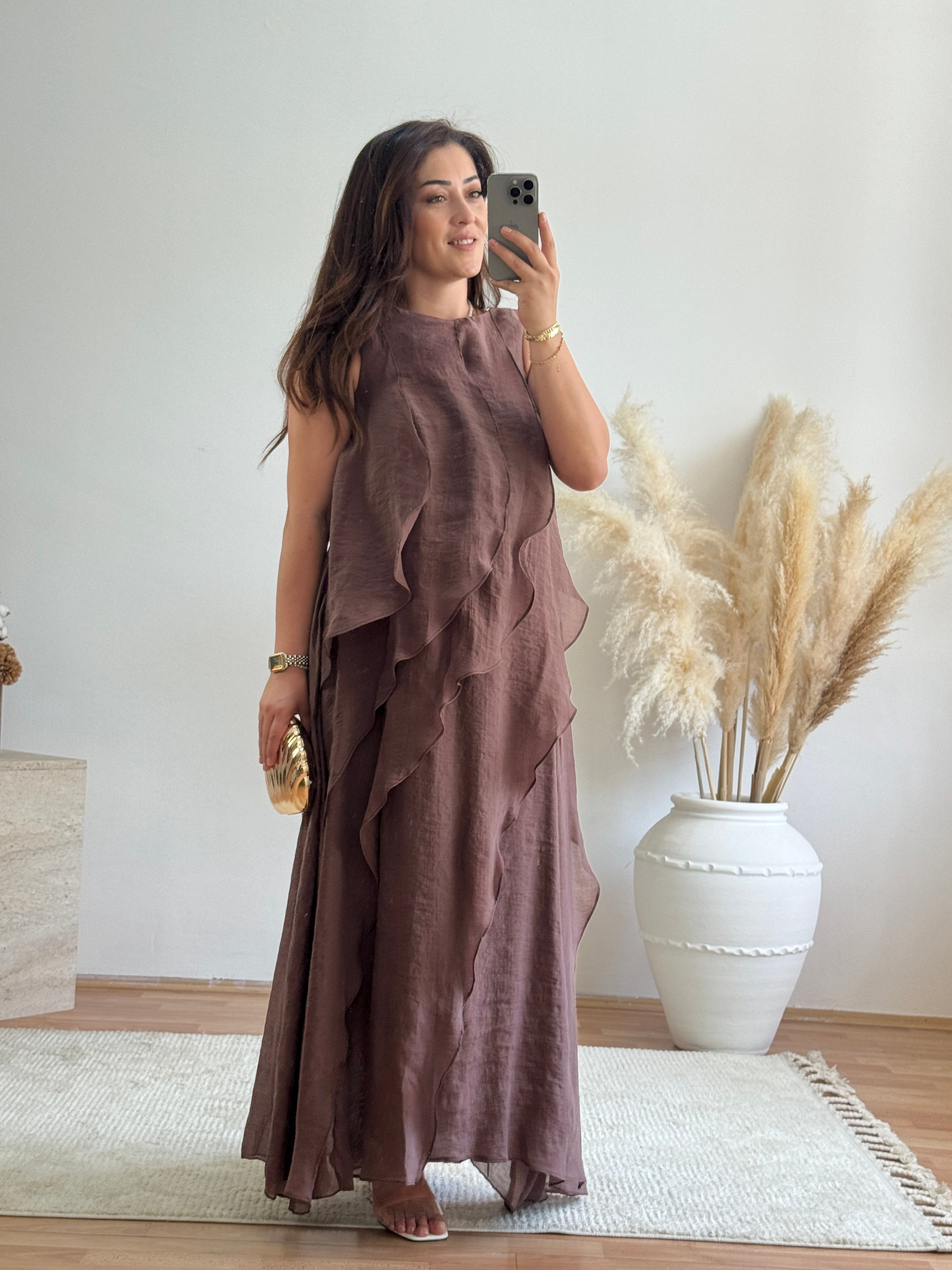 Volan Detaylı Maxi Elbise – Kahve