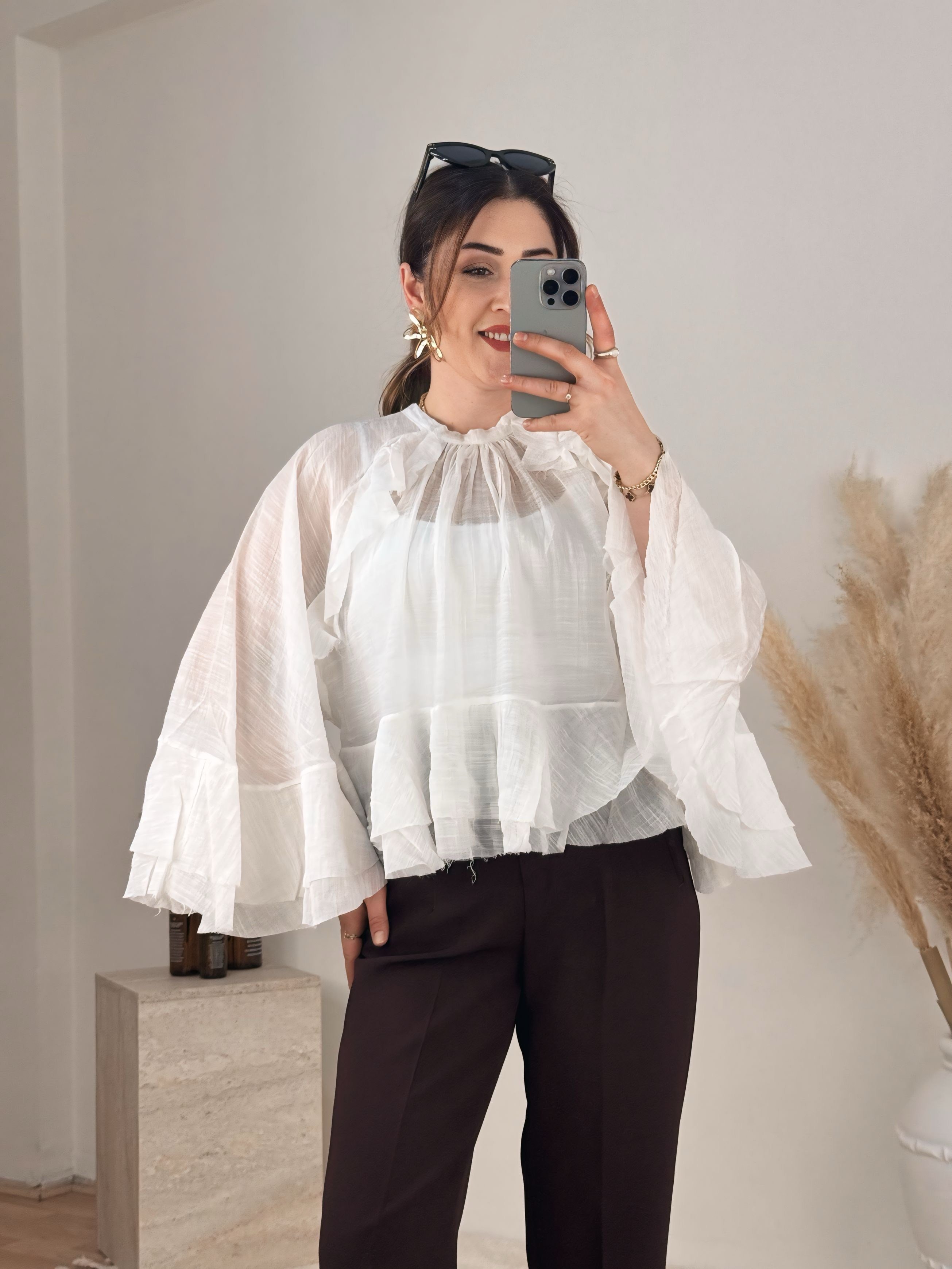 Volan Detaylı Şifon Bluz-Beyaz
