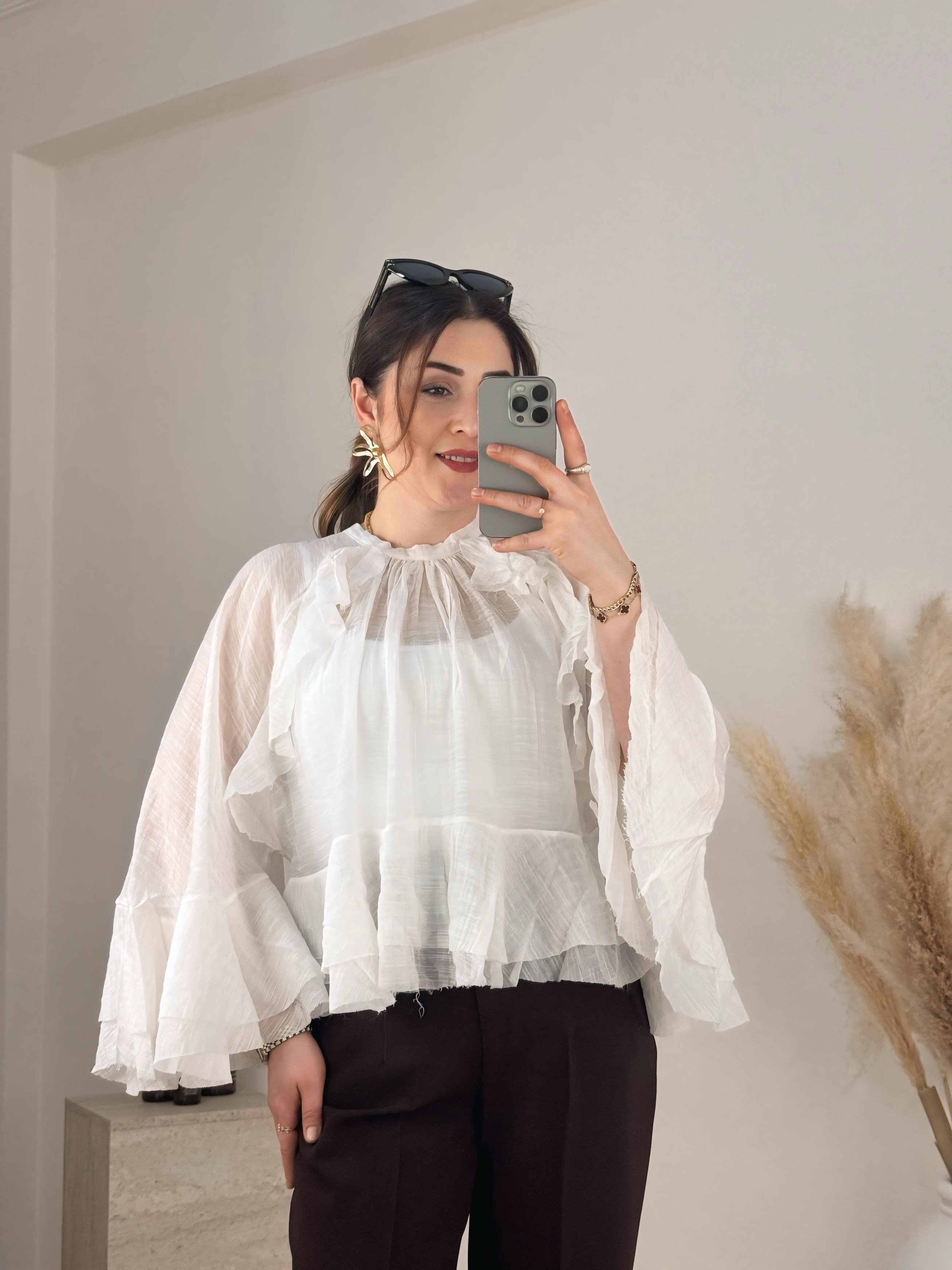 Volan Detaylı Şifon Bluz-Beyaz