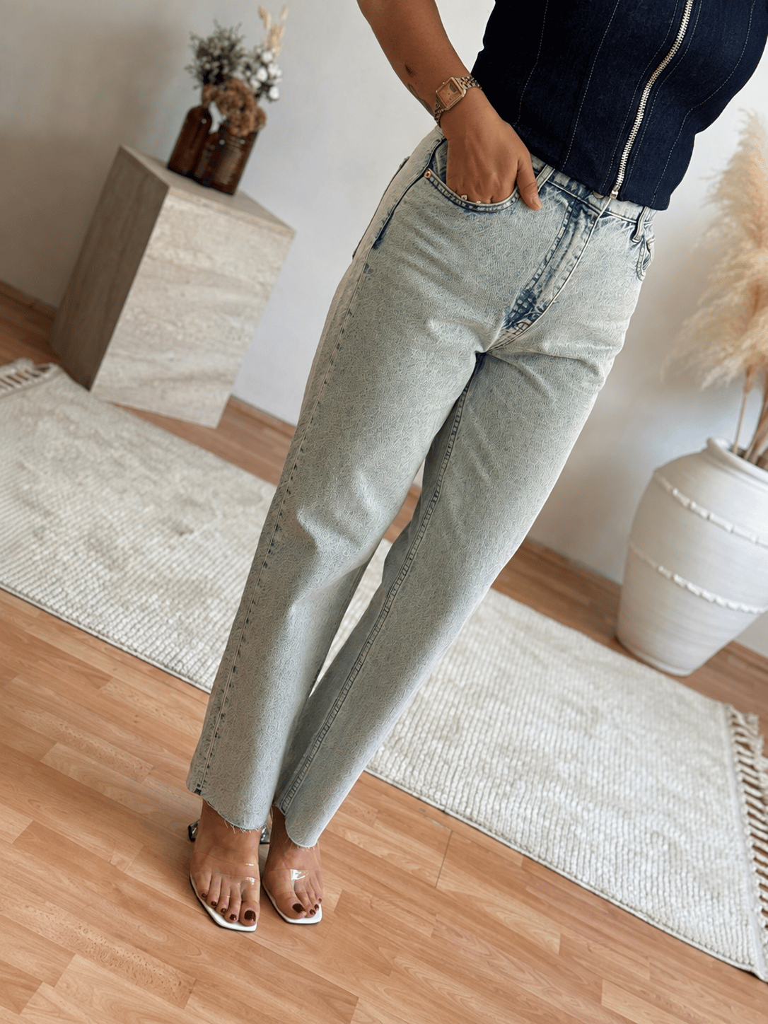Zra Kesik Paça Mom Fit Jean-Kar Yıkama 