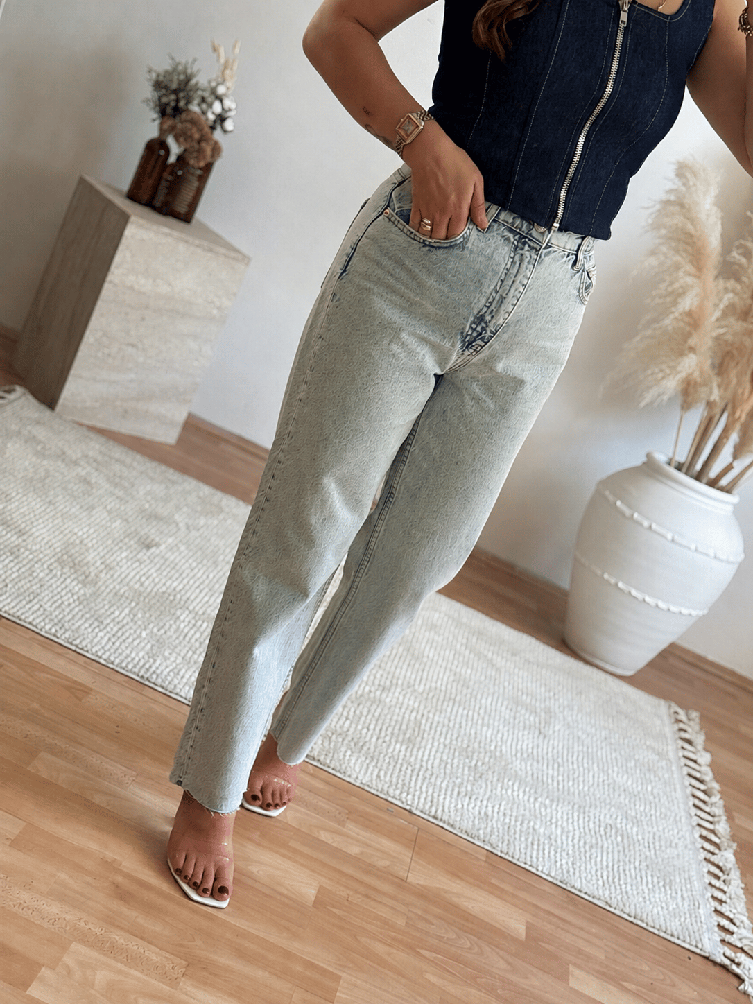 Zra Kesik Paça Mom Fit Jean-Kar Yıkama 