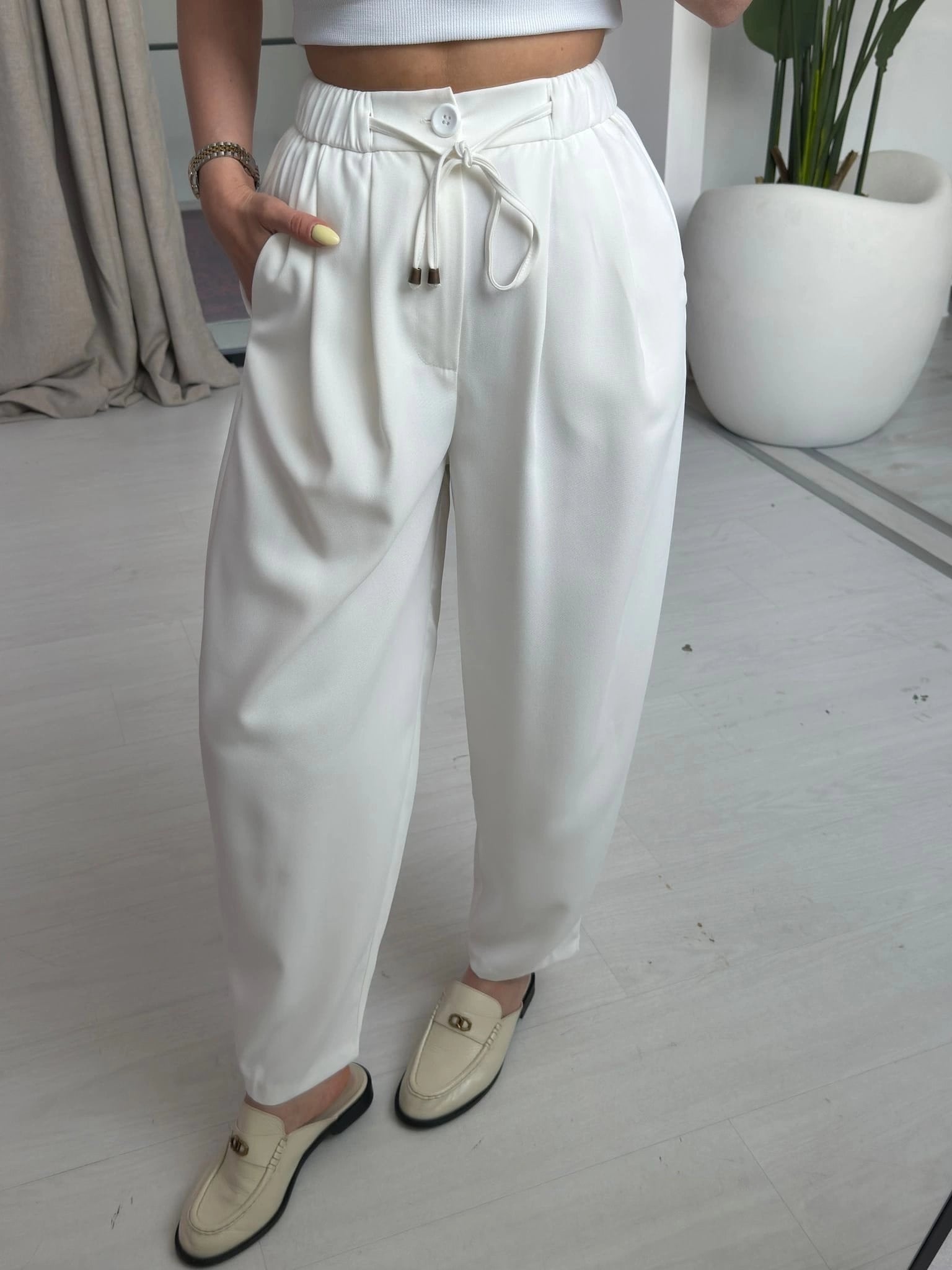 Beyaz Beli Lastikli Pilili Pantolon