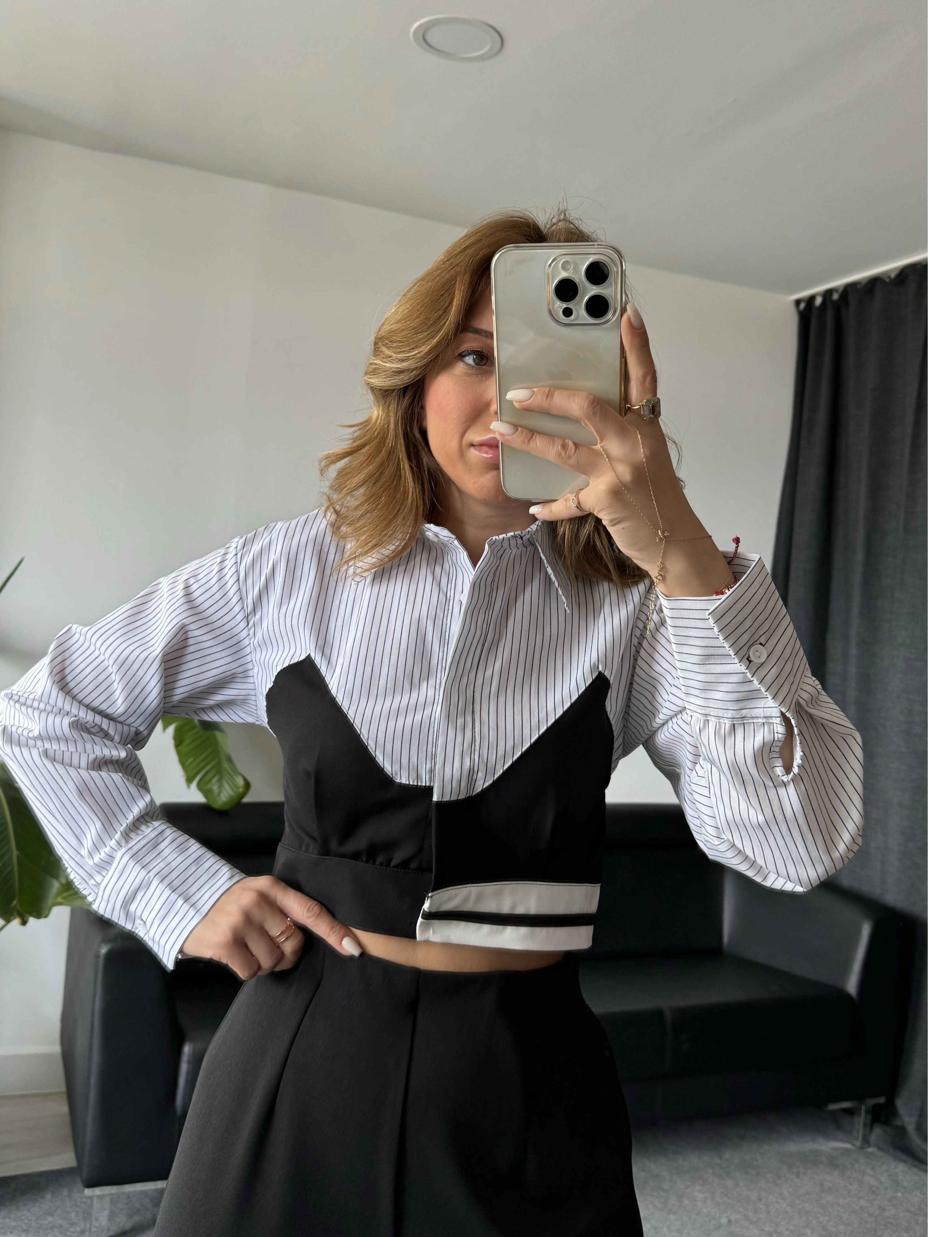 Beyaz Çizgili Garnili Crop Gömlek