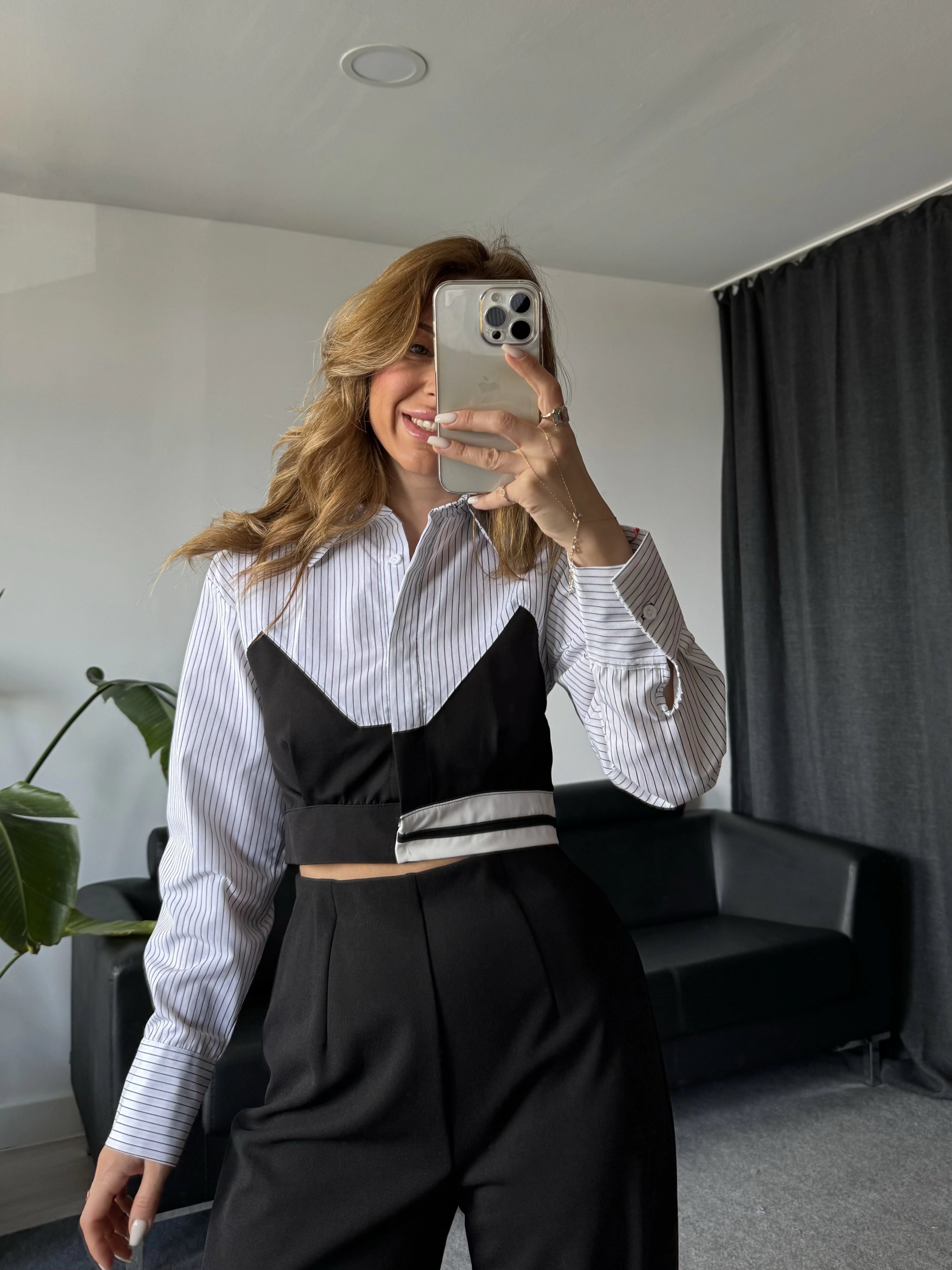 Beyaz Çizgili Garnili Crop Gömlek