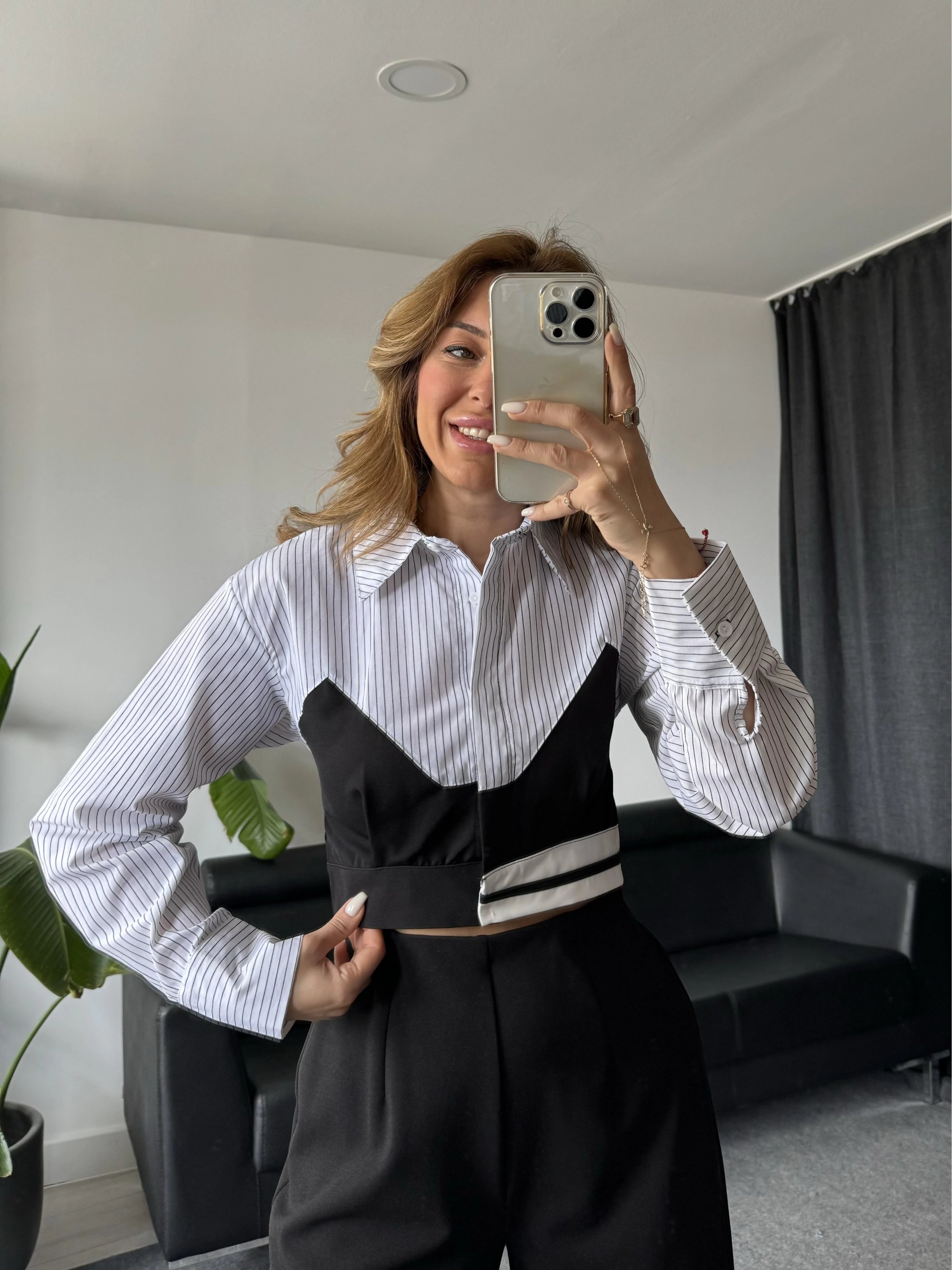 Beyaz Çizgili Garnili Crop Gömlek