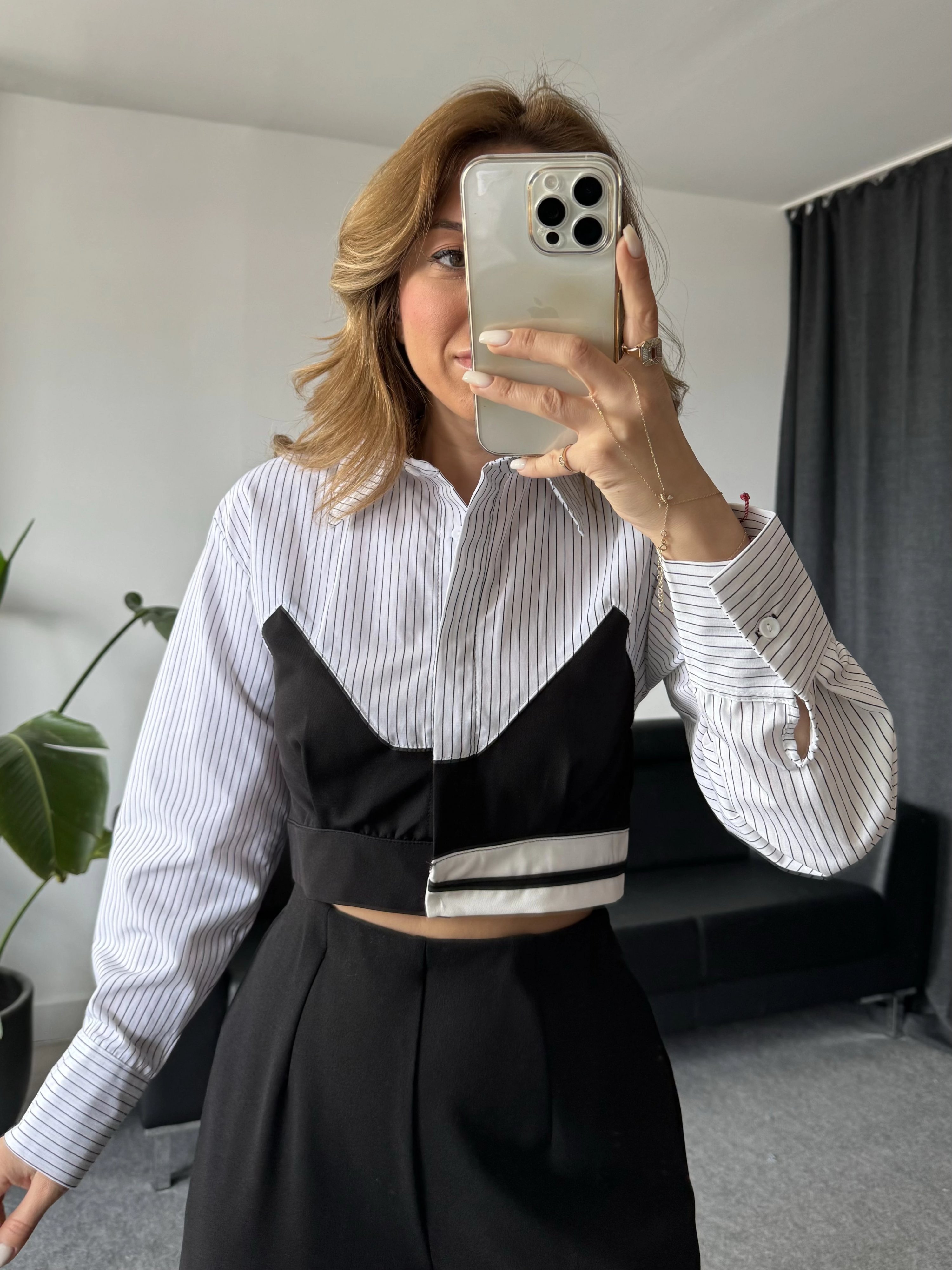 Beyaz Çizgili Garnili Crop Gömlek