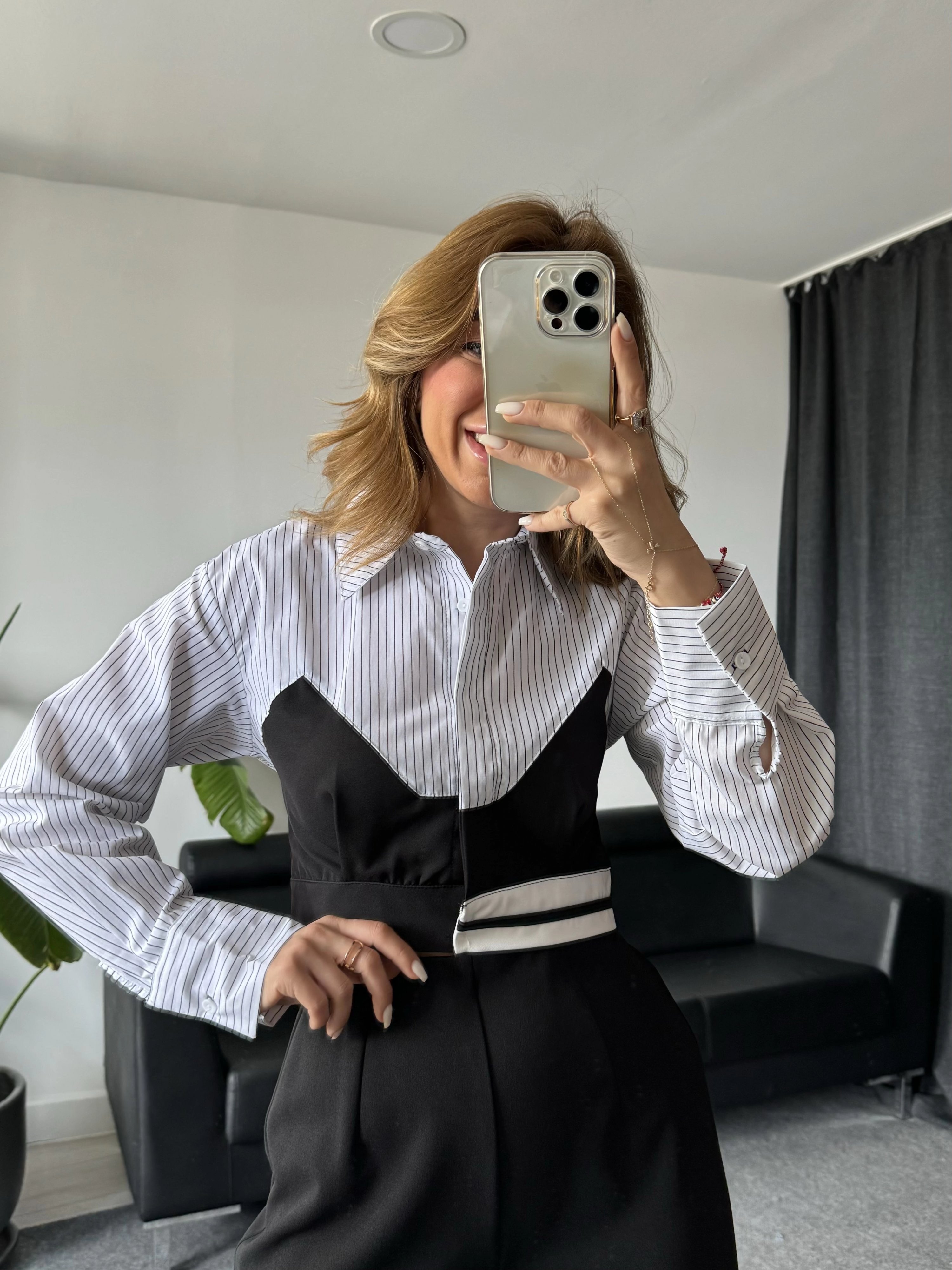 Beyaz Çizgili Garnili Crop Gömlek