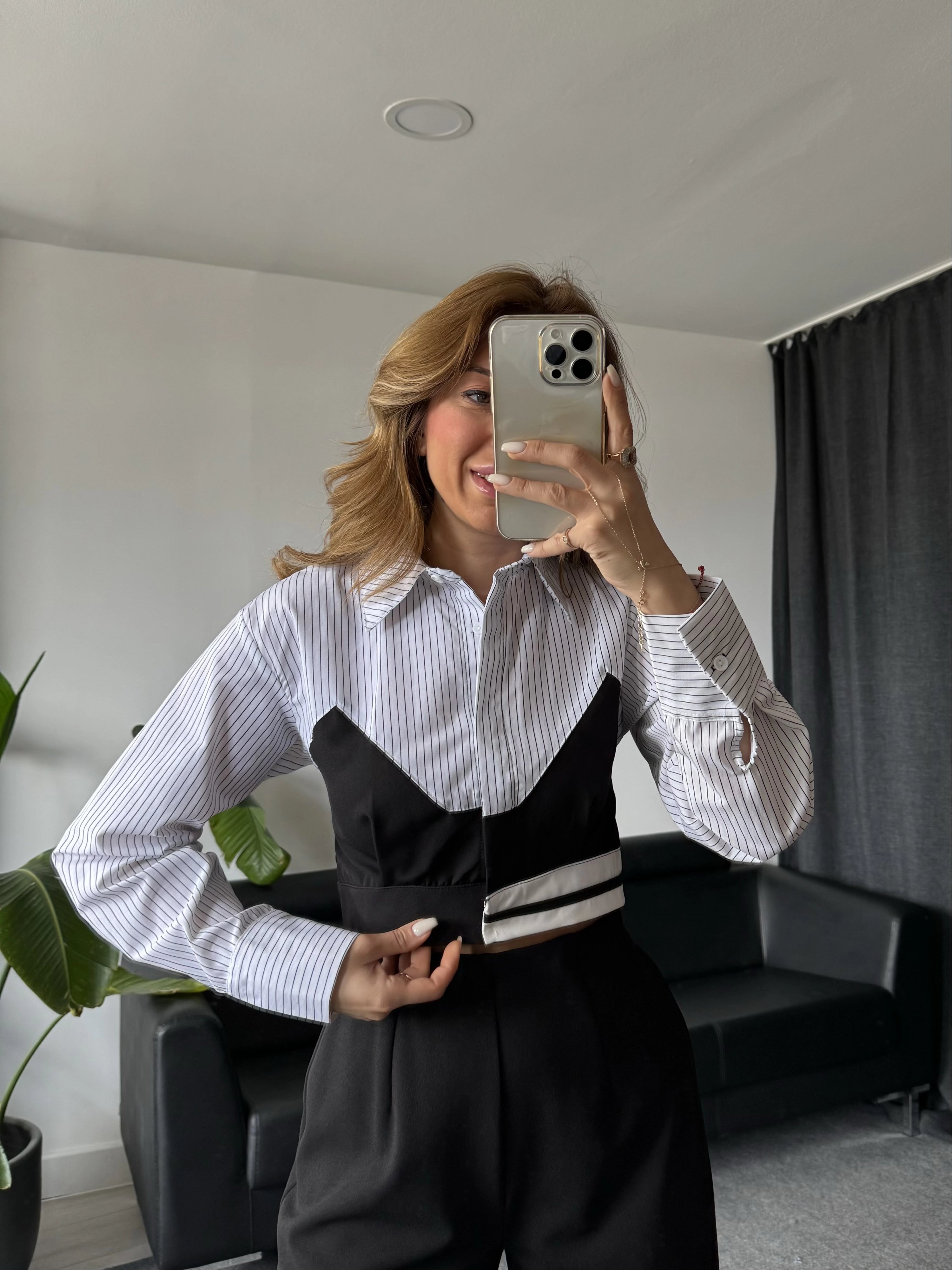 Beyaz Çizgili Garnili Crop Gömlek