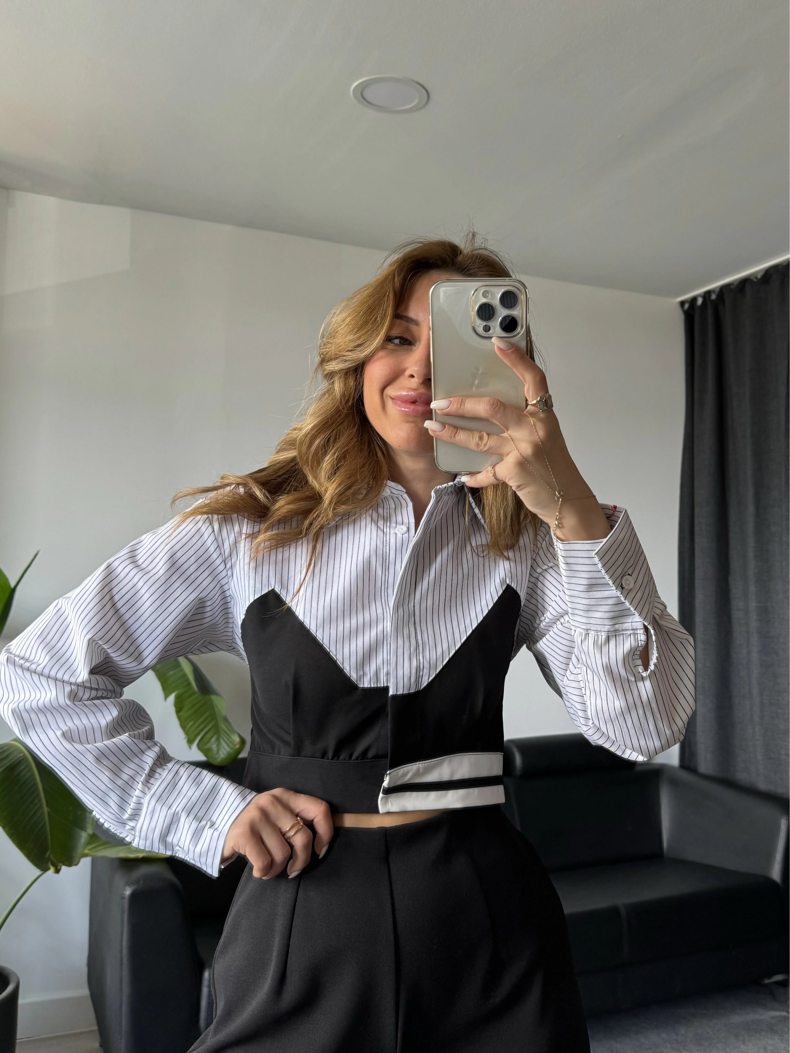 Beyaz Çizgili Garnili Crop Gömlek