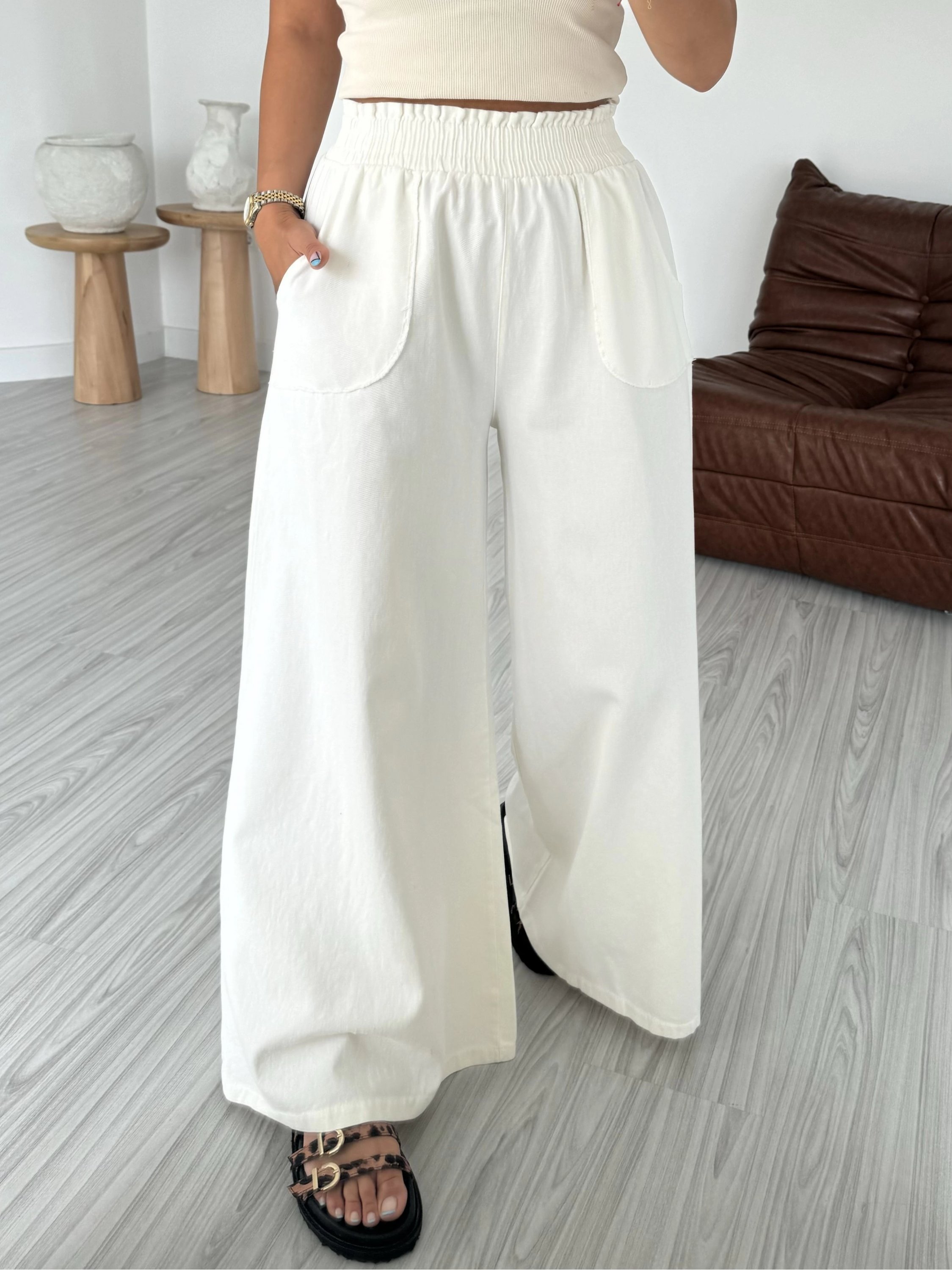 Beyaz Gabardin Beli Lastikli Pantolon