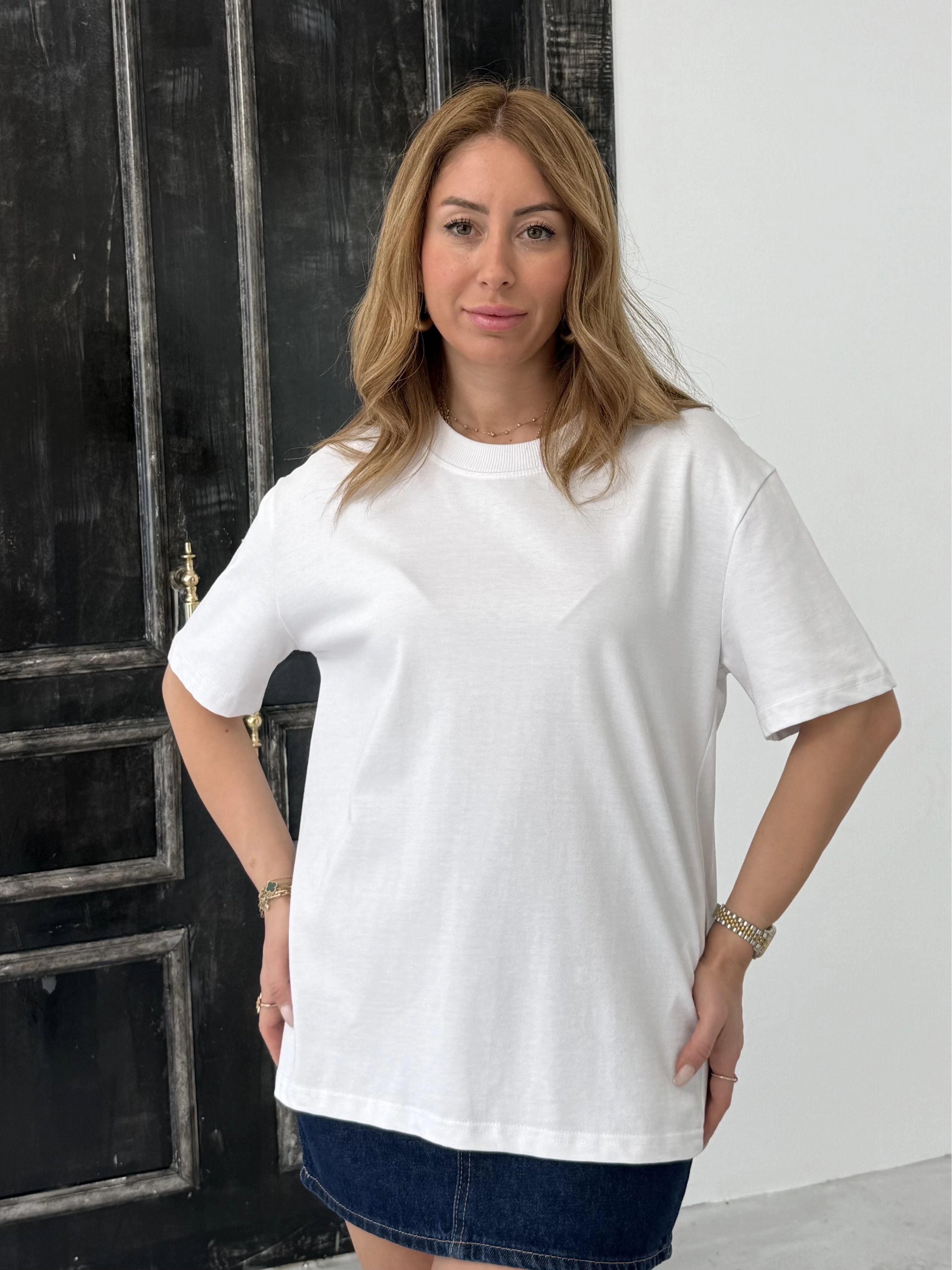Beyaz Marka Model Dekoratif Dikişli Pamuklu T-Shirt