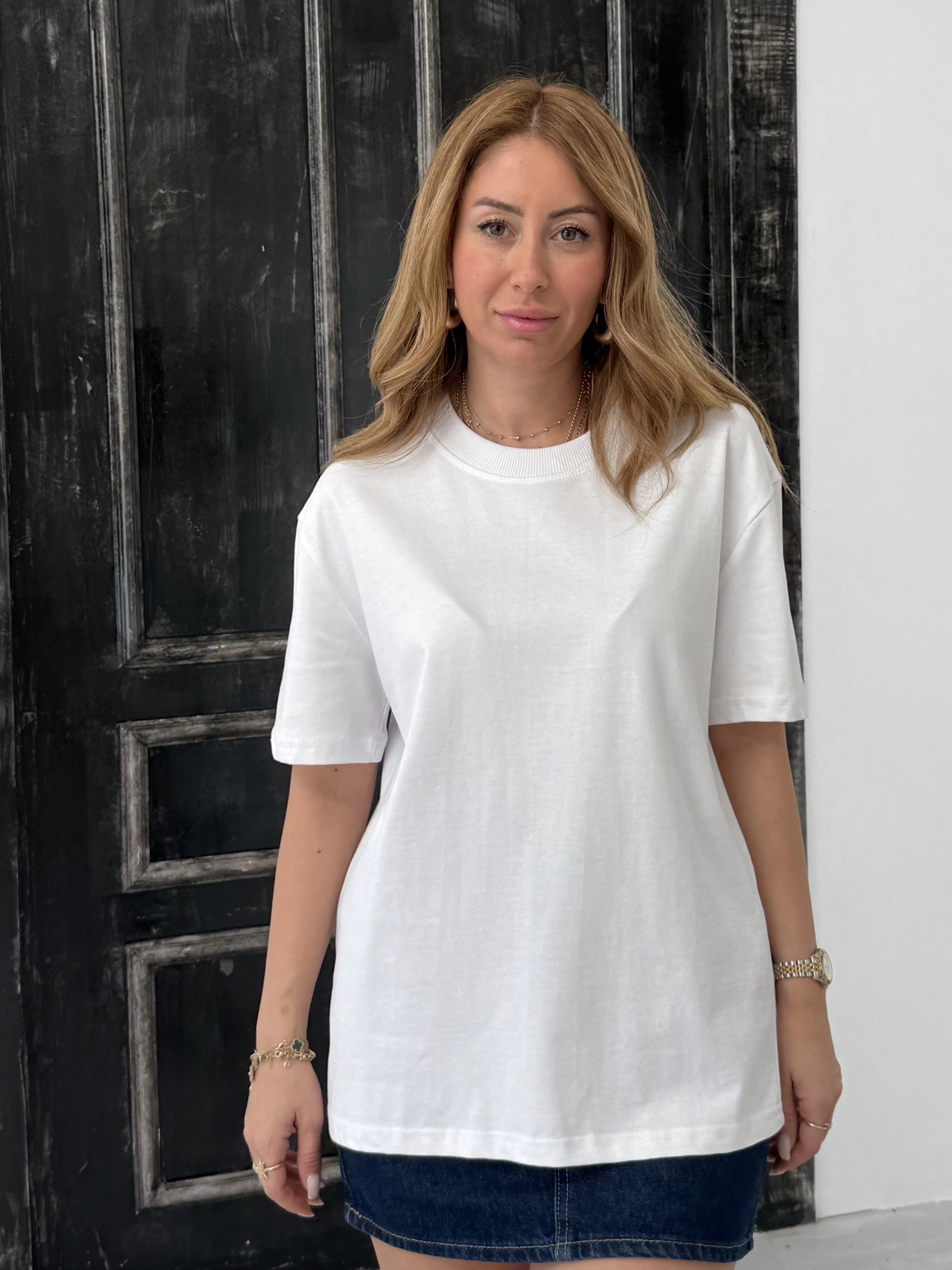 Beyaz Marka Model Dekoratif Dikişli Pamuklu T-Shirt