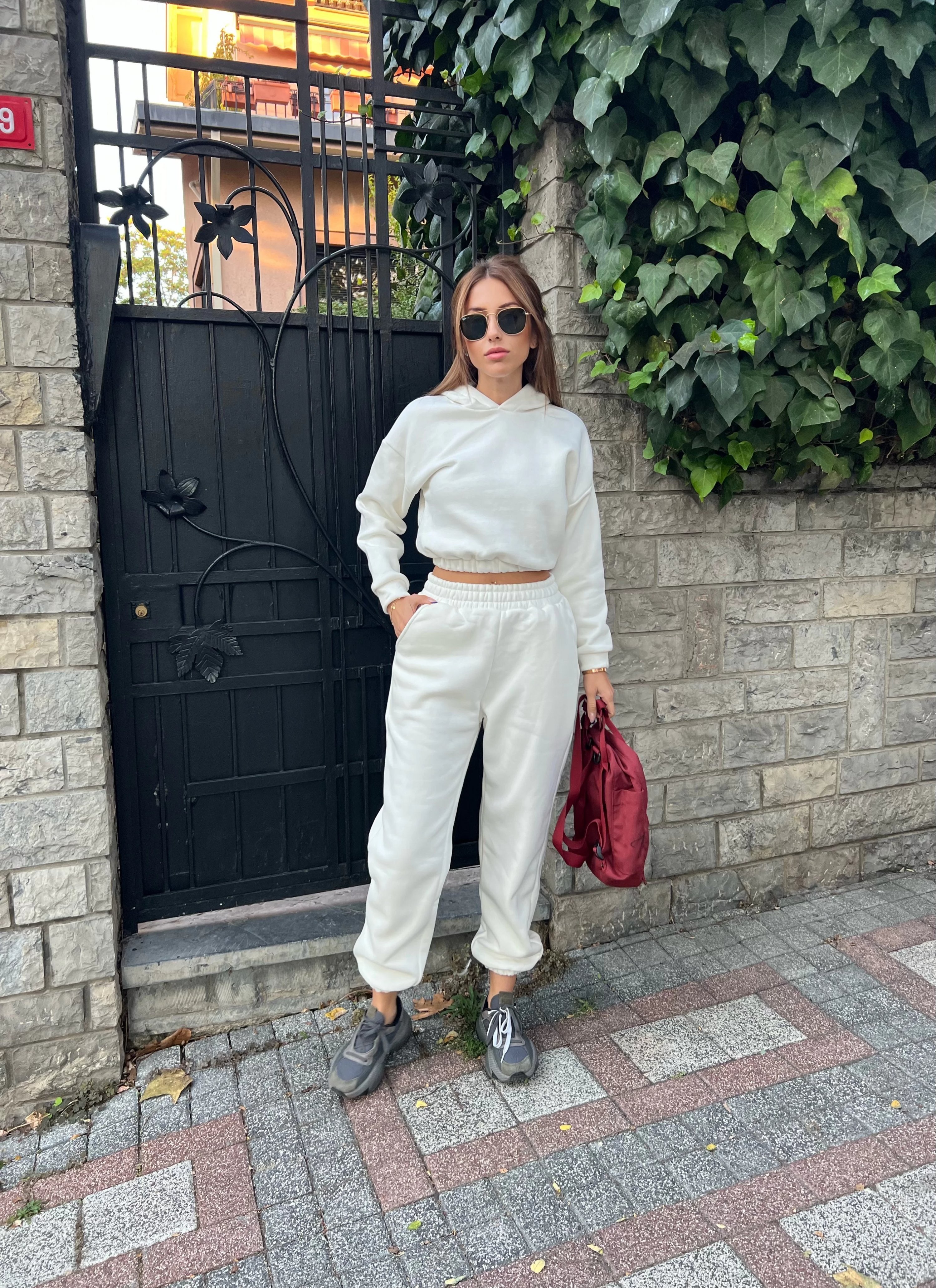 Beyaz Şardonlu Crop Jogger Eşorman Takımı