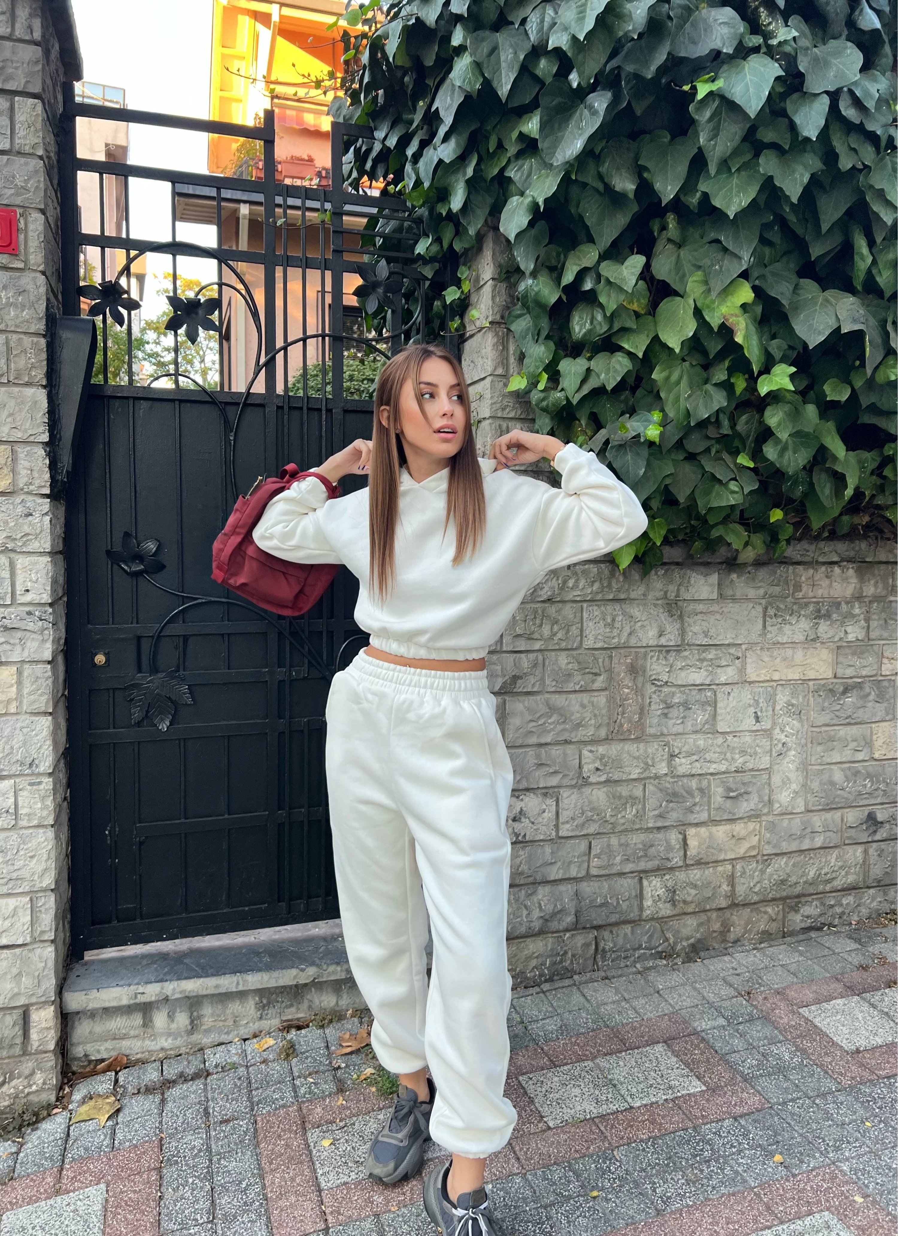 Beyaz Şardonlu Crop Jogger Eşorman Takımı